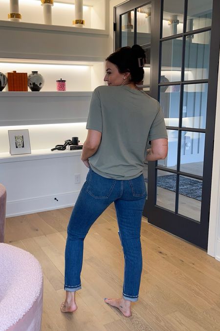 20% off with AFLTK. This tee is soo soft. Skinny jeans are a 28L and I should’ve done the curve love! They’re snug across the booty

#LTKSpringSale #LTKstyletip