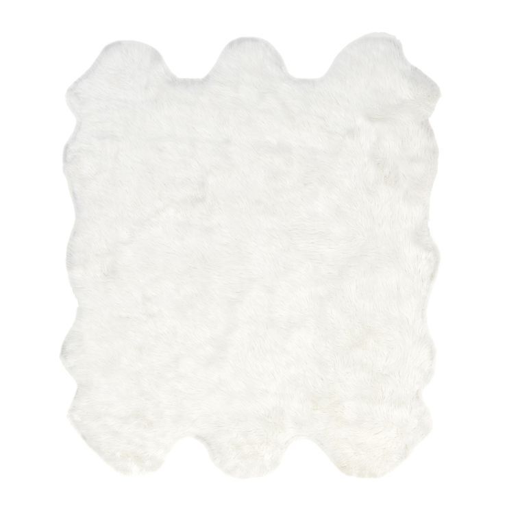 nuLOOM Deonna Faux Sheepskin Shag Area Rug, Shaped 5' 3" x 6', White | Target