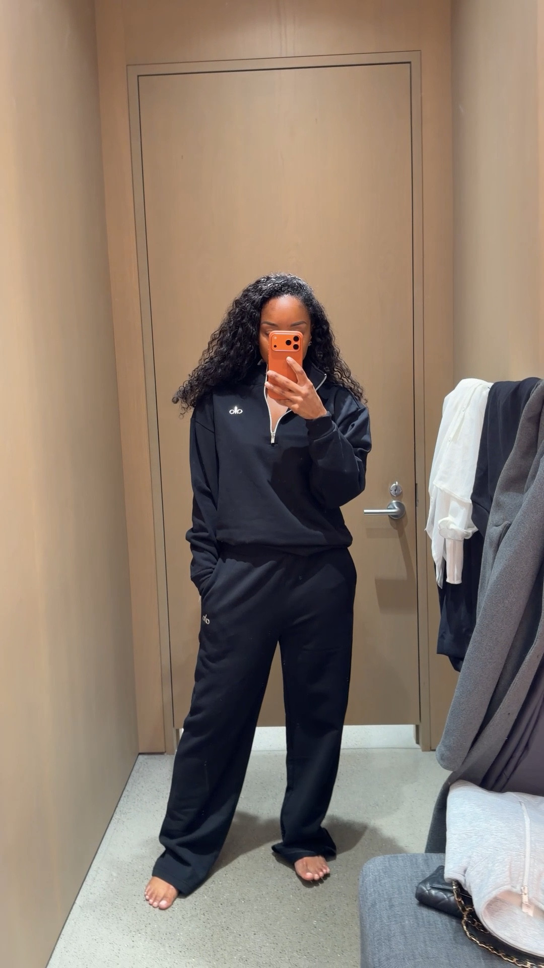 This quarter zip Alo set is an everyday go to for errands and mommy duties!😍🖤

#LTKBeauty #LTKgrwm #LTKootd