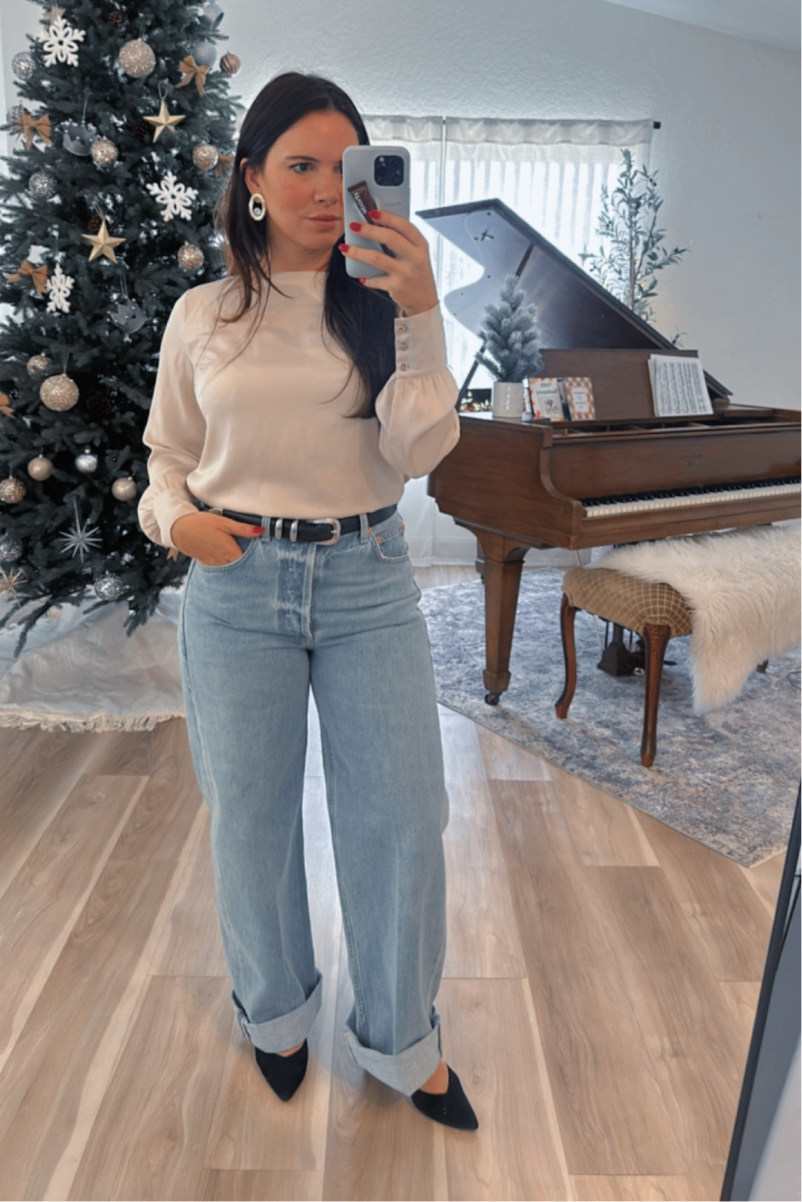 26 in jeans 
Medium size belt 

Aritzia. Sale. every day style. work wear. Elevated style. party outfit.

#LTKSaleAlert #LTKWorkwear #LTKStyleTip