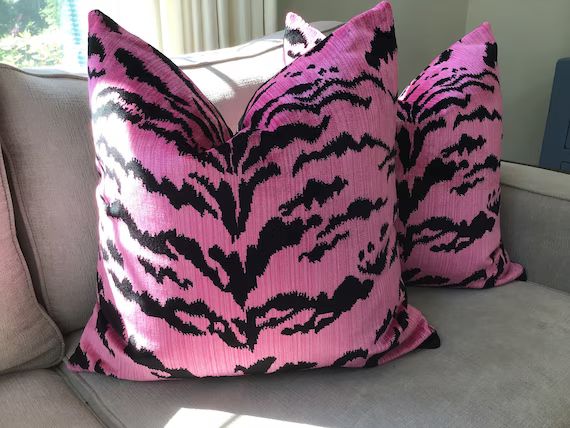 Tigre Hot pink Velvet- black velvet Backing | Etsy (US)