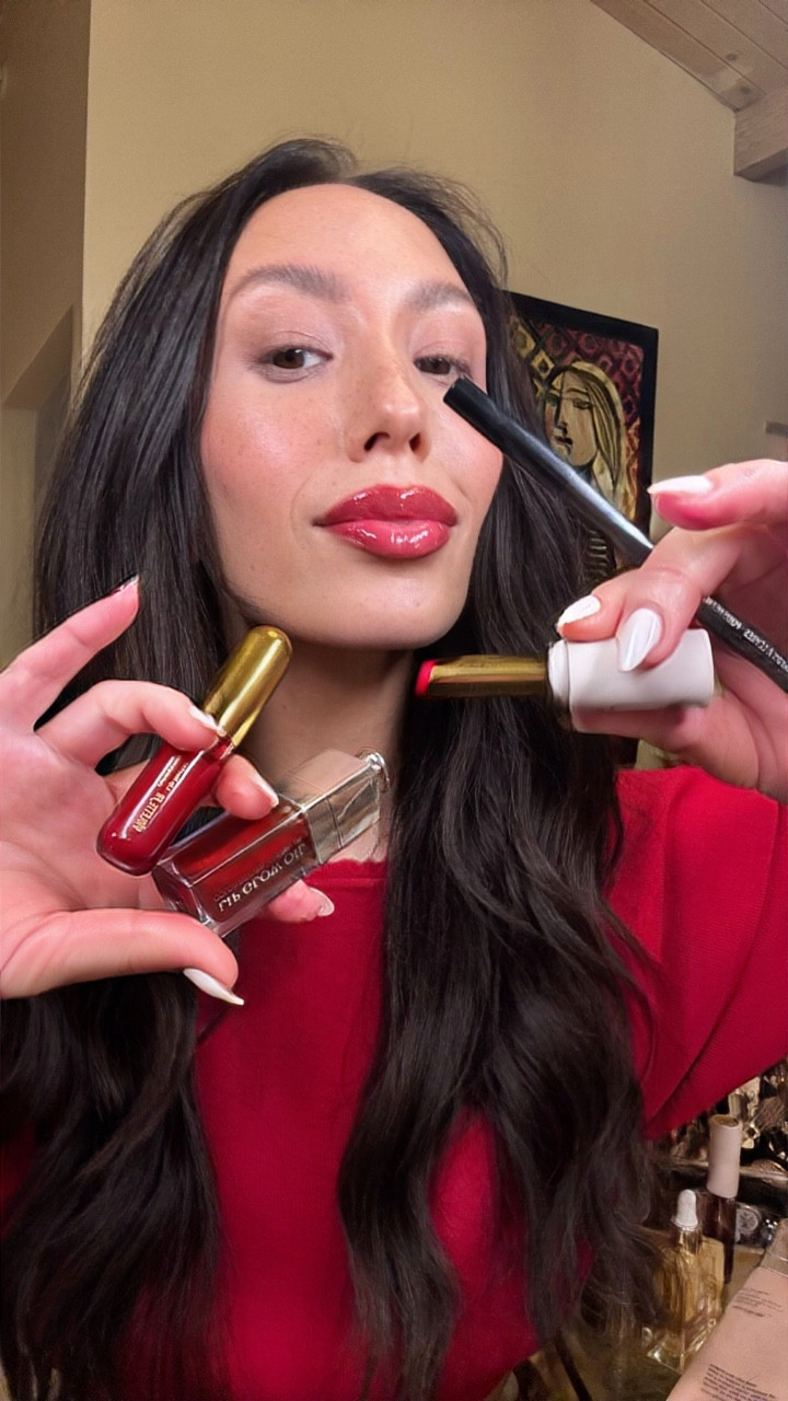 Comment “summer 💋” (don’t forget the add the LIP EMOJI! 💋after the word, ‘summer,’ and I’ll DM you the exact lip products I used (yes, including the gloss that went viral 👀)

From Black Cherry 🍒 , to a St.Tropez Sun-Kissed vibe 🌅, and of course how could I not include Pantone’s Mocha Mousse moment 🤎 — these lip combos will be what I’m wearing this Summer…😎

Which one is your favorite?! 💄😍

#lipcombo #summermakeup #lipglossjunkie #liptint #makeupaddict #makeuplover

#LTKBeauty #LTKStyleTip #LTKSummerEdit