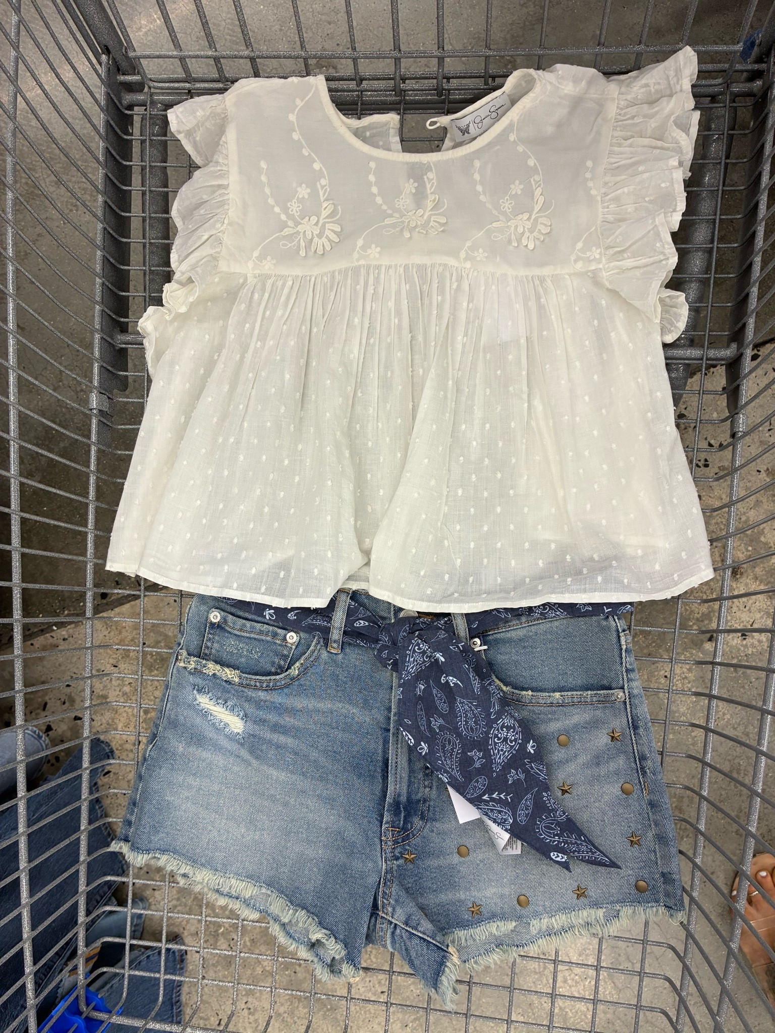 Loving these new shorts with the scarf belt and this flutter sleeve tee 😍

#LTKdayinmylife #LTKSeasonal #LTKgrwm