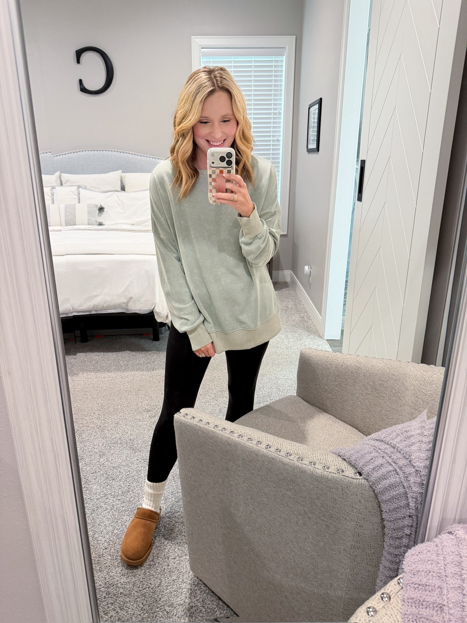 Oversized pullovers and leggings- who doesn’t love the look💕

Add a pair of UGGs & scrunch socks - now you’re complete!!

//
Legging outfits 
Cozy outfits 
Winter outfits

#LTKmomlife #LTKdayinmylife #LTKootd