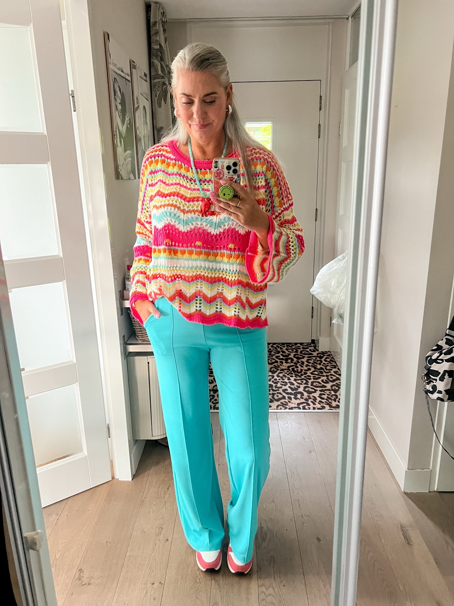 OOTD - Maandag. Een vrolijke zomertrui (maat L) op een turquoise pantalon (Miss Etam Lang, maat L), turquoise ketting met krab en roze met oranje Skechers sneakers.

#LTKnederlands #LTKeurope #LTKstyletip