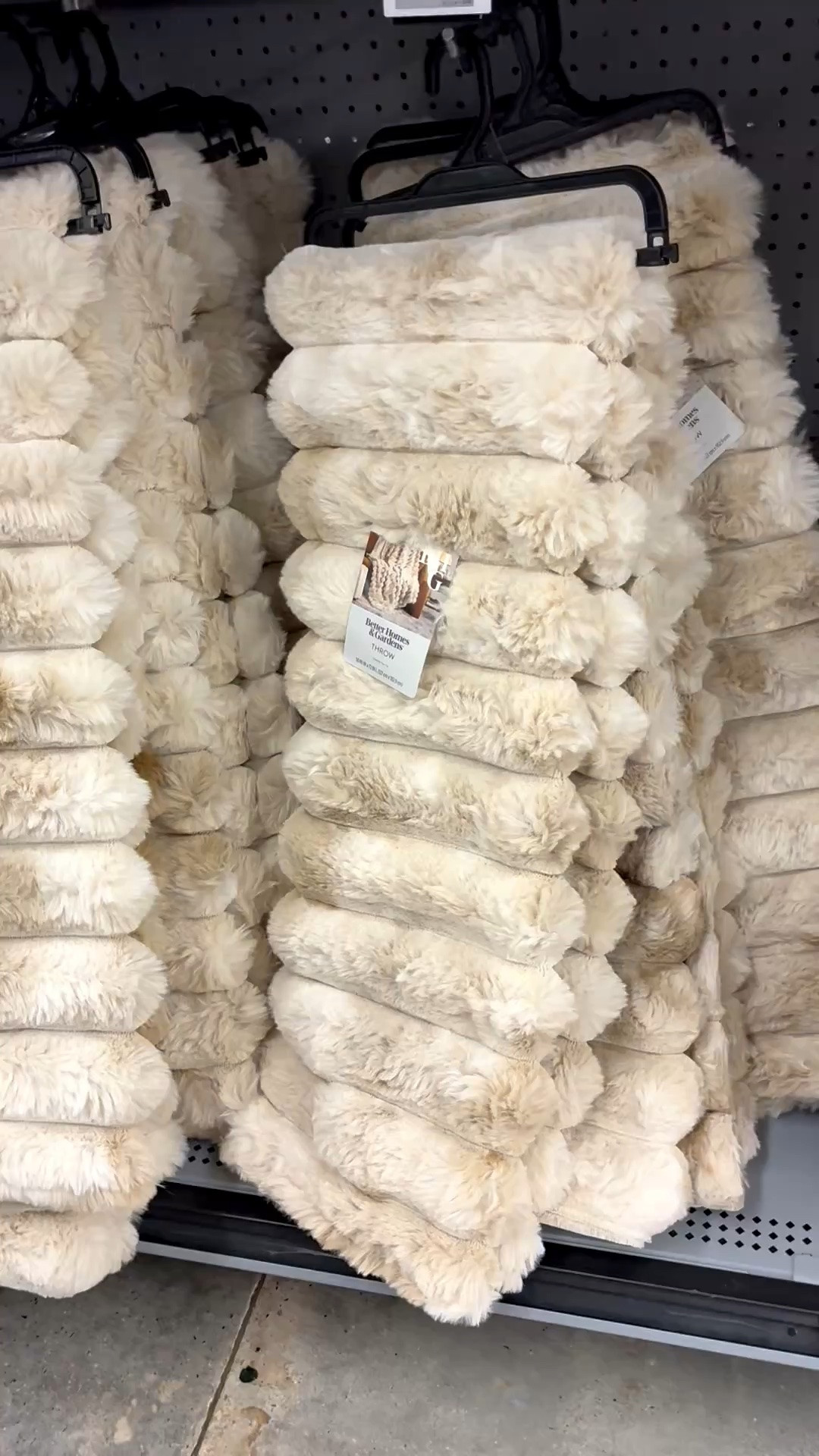New oversized blankets at Walmart

#LTKHome #LTKdayinmylife