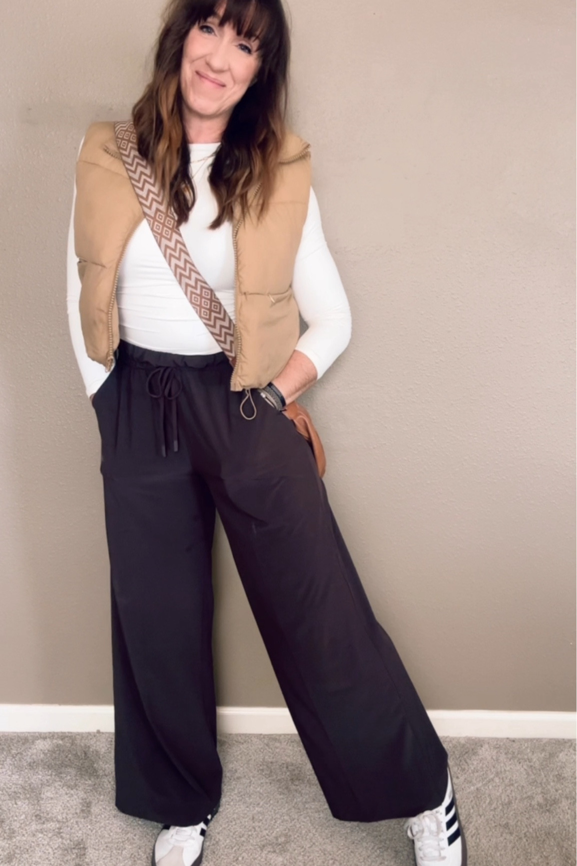 Tall girl pants! Finally athleisure that is comfy, cute, flattering AND long enough for tall girls!

I’m 5’8.5” + 160 lbs and wearing true to size a medium.