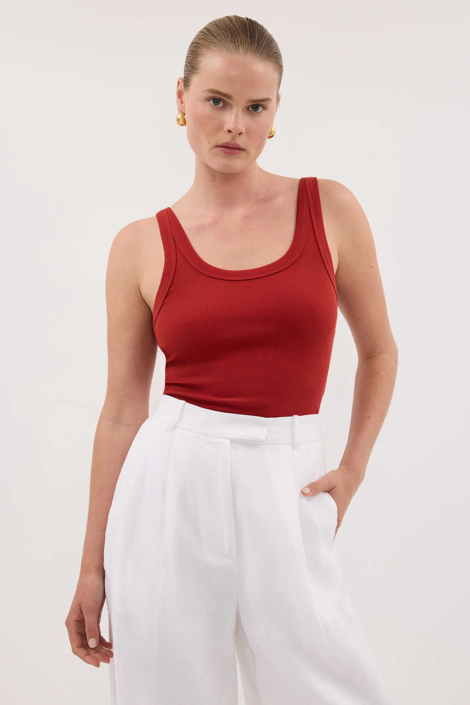 PHOEBE BURNT RED SCOOP NECK TANK TOP | DISSH