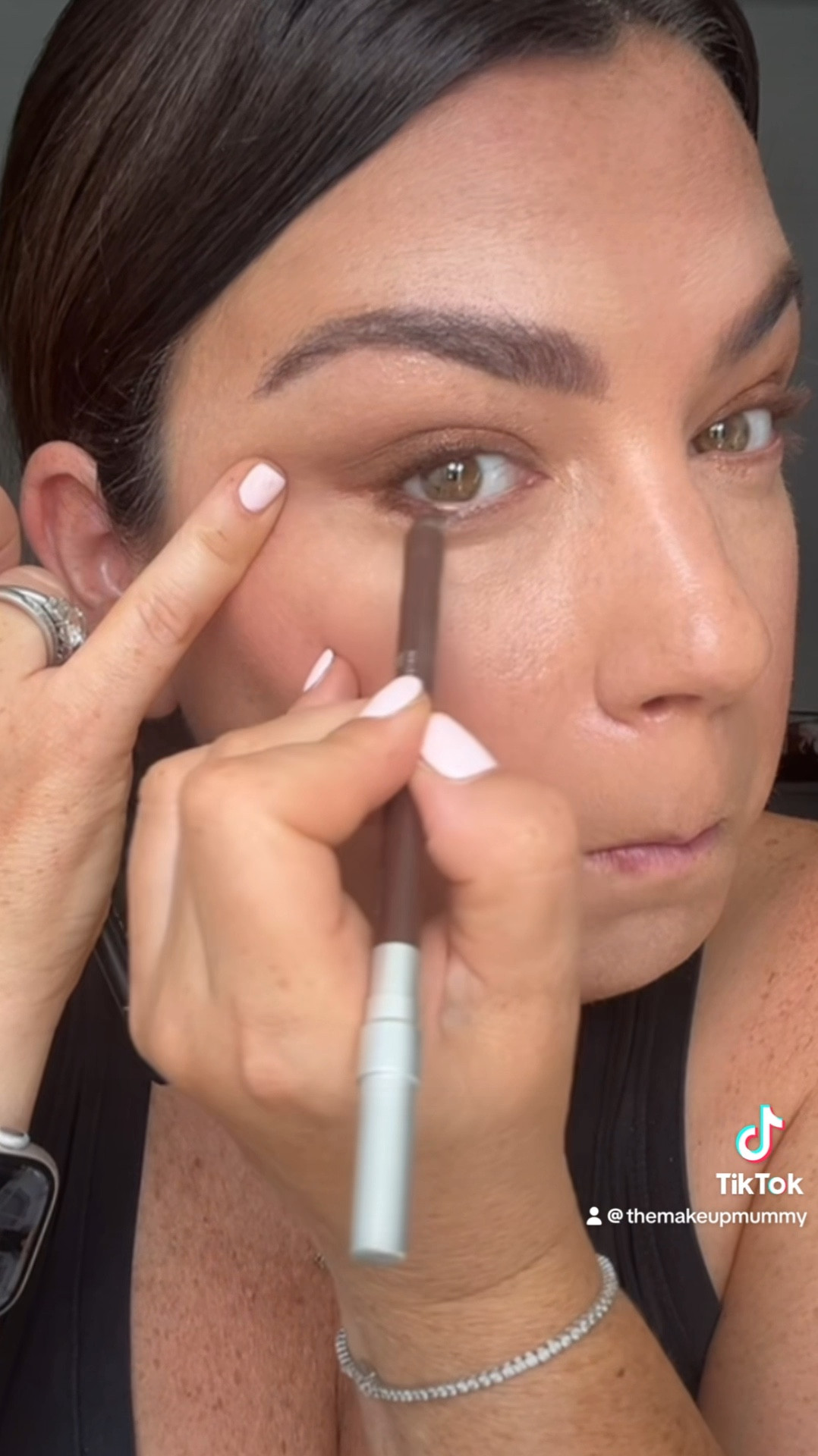 How to create an eye look by just using an eyeliner! You will need a super soft, blendable eyeliner. Thats why i love the @urban decay 24/7 Glide On Pencil. Save this so you know how! #eyeliner #eyelinertutorial #eyelook #makeuptutorial 

#LTKeurope #LTKstyletip #LTKbeauty