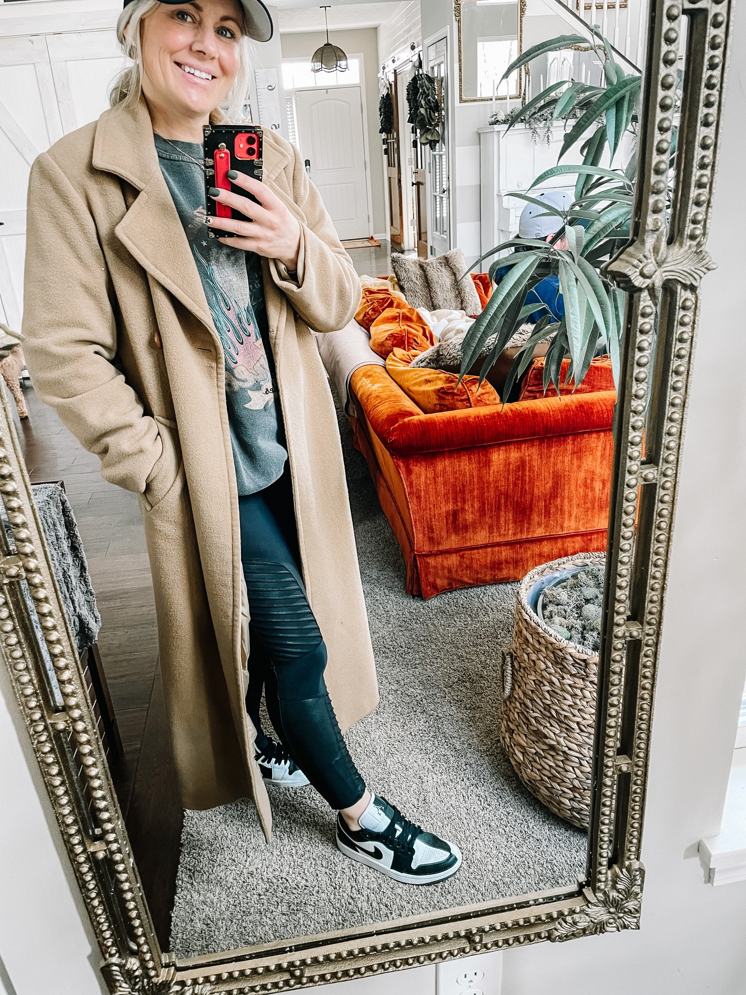 Thrifted style mixed with new🖤
#momstyle #casualstyle #vintagestyle #nikesplitshoe #nike #spanx

#LTKstyletip #LTKshoecrush