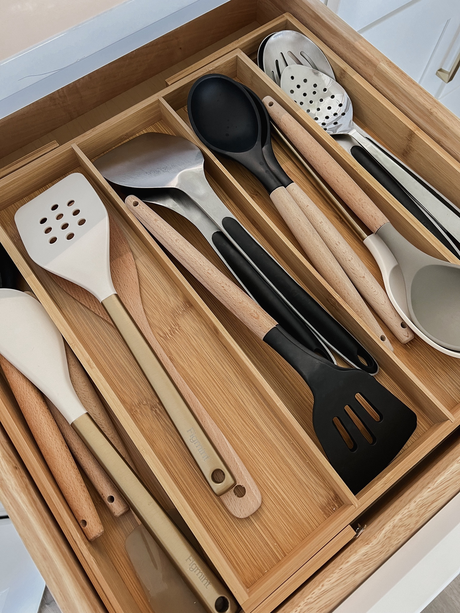 Utensil organizers | organization | kitchen organization | drawer organizers | bamboo silverware organizer | expandable drawer organizer 



#amazon 

#LTKHome