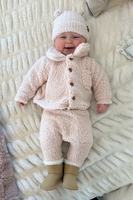 Did someone say marshmallow?! Lily is all bundled up in the cutest pieces🥰

#LTKSeasonal #LTKfindsunder50 #LTKstyletip