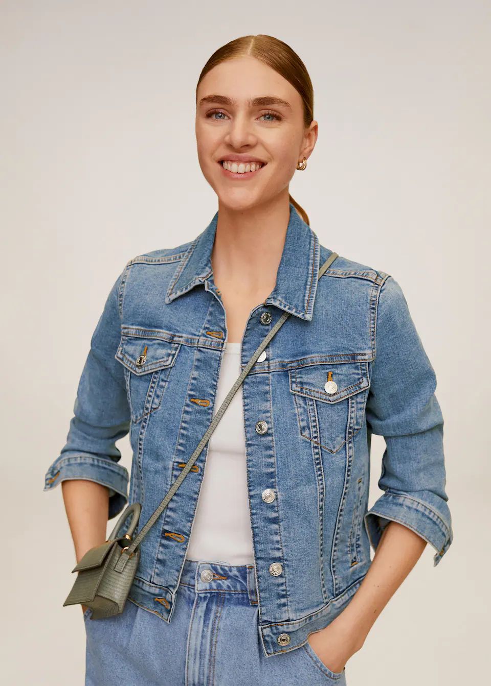 Blouson denim clair | MANGO (FR)