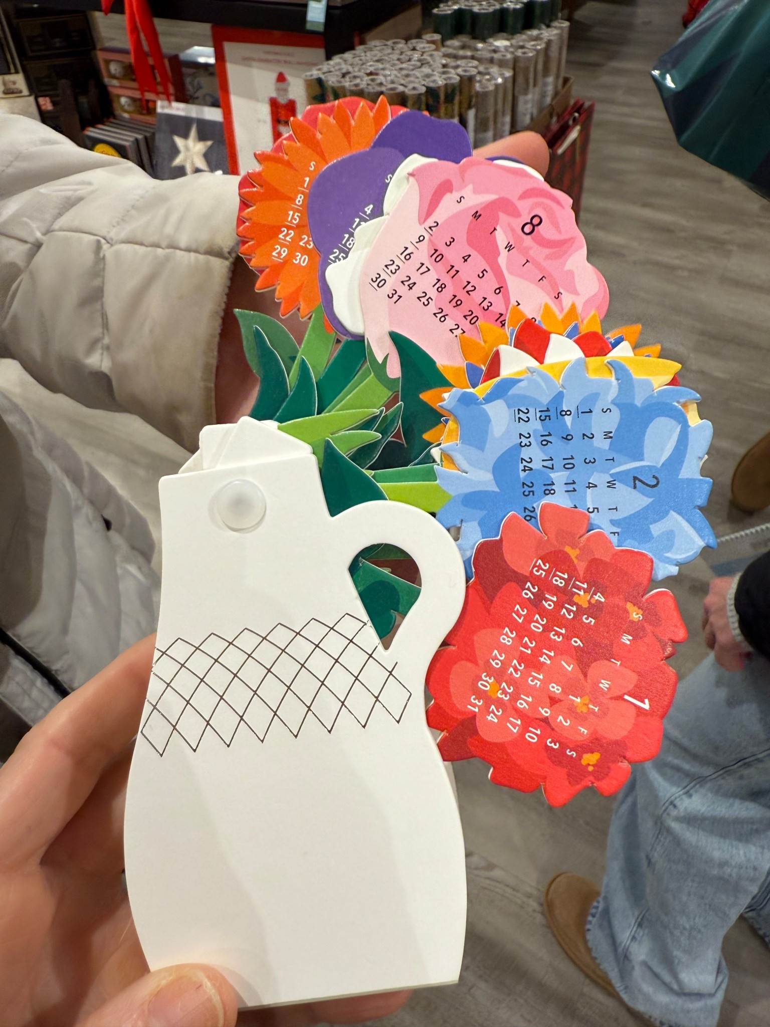 Flower vase standing calendar - unique and such a fun stocking stuffer for girls, grandmas, moms & aunties #stockingstuffer #giftguide #flowerlover #giftsformoms 

#LTKKids #LTKCyberWeek #LTKGiftGuide