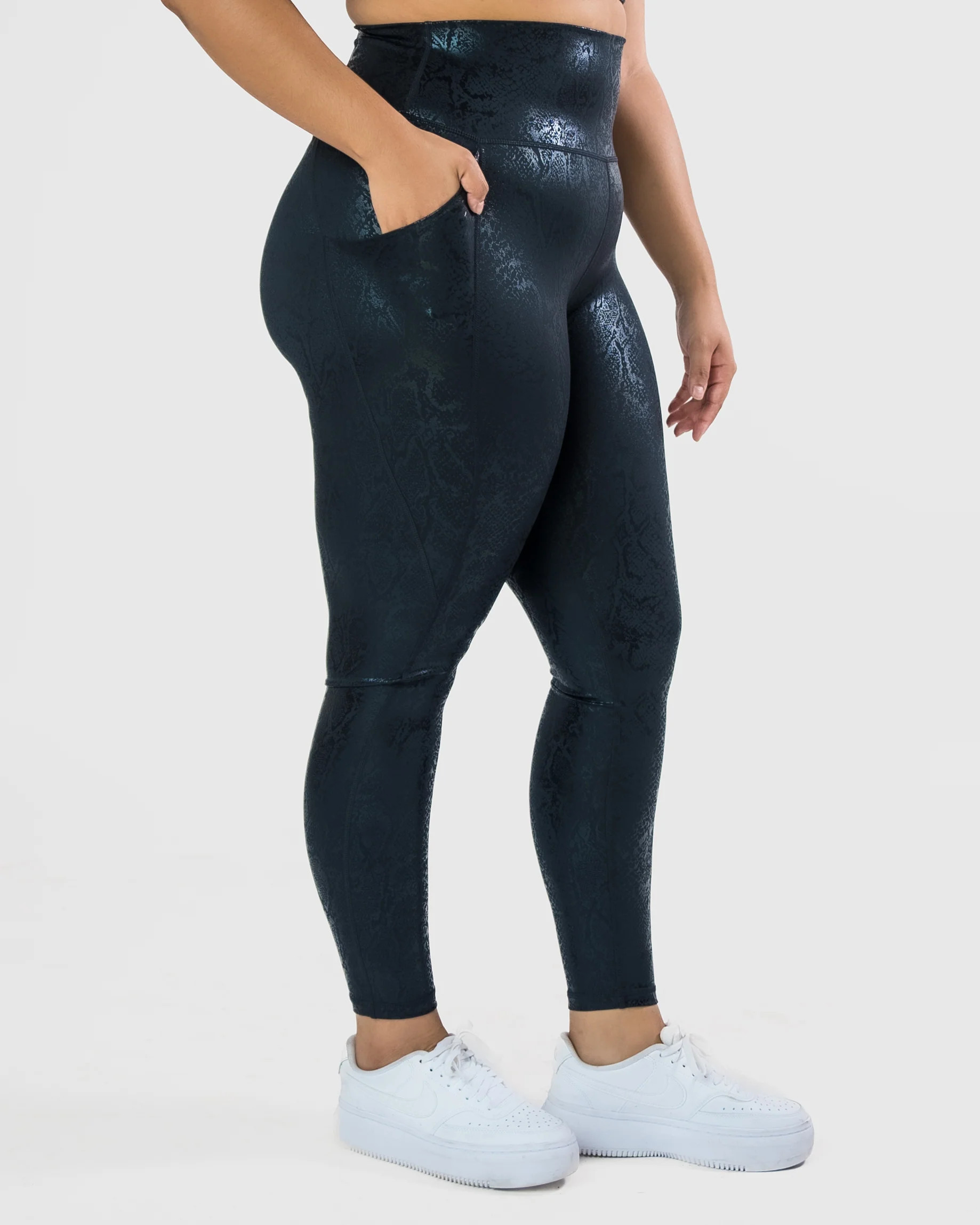 Lux Pace Leggings (26 in.) - Black Snake Foil | Senita Athletics