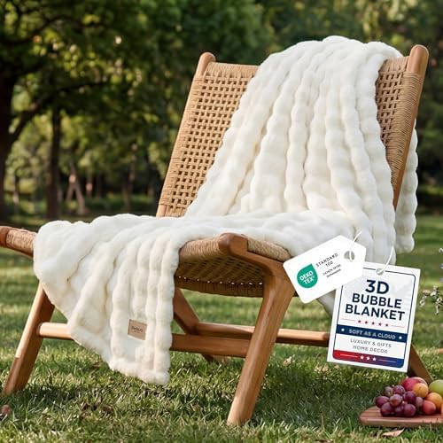 Bedsure 3D Fleece Bubble Blanket for Couch - GentleSoft Cute White Throw Blanket for Sofa Bed Roo... | Amazon (US)