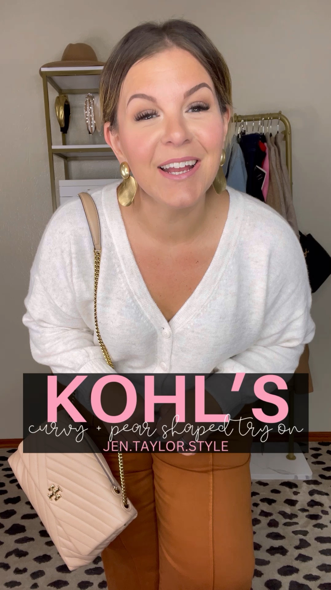 Kohl’s try on for the curvy and pear shaped girlies! So many adorable pieces for all your fall outfits! 

Orange pants - 18W
Jeans - 16W
Skirt - XL
Striped tee - XL
Cardigans - XL
Leopard dress - XL

Kohls haul, kohls try on, plus size outfit, midsize outfit, work outfit, teacher outfit 

#LTKPlusSize #LTKMidsize #LTKSaleAlert