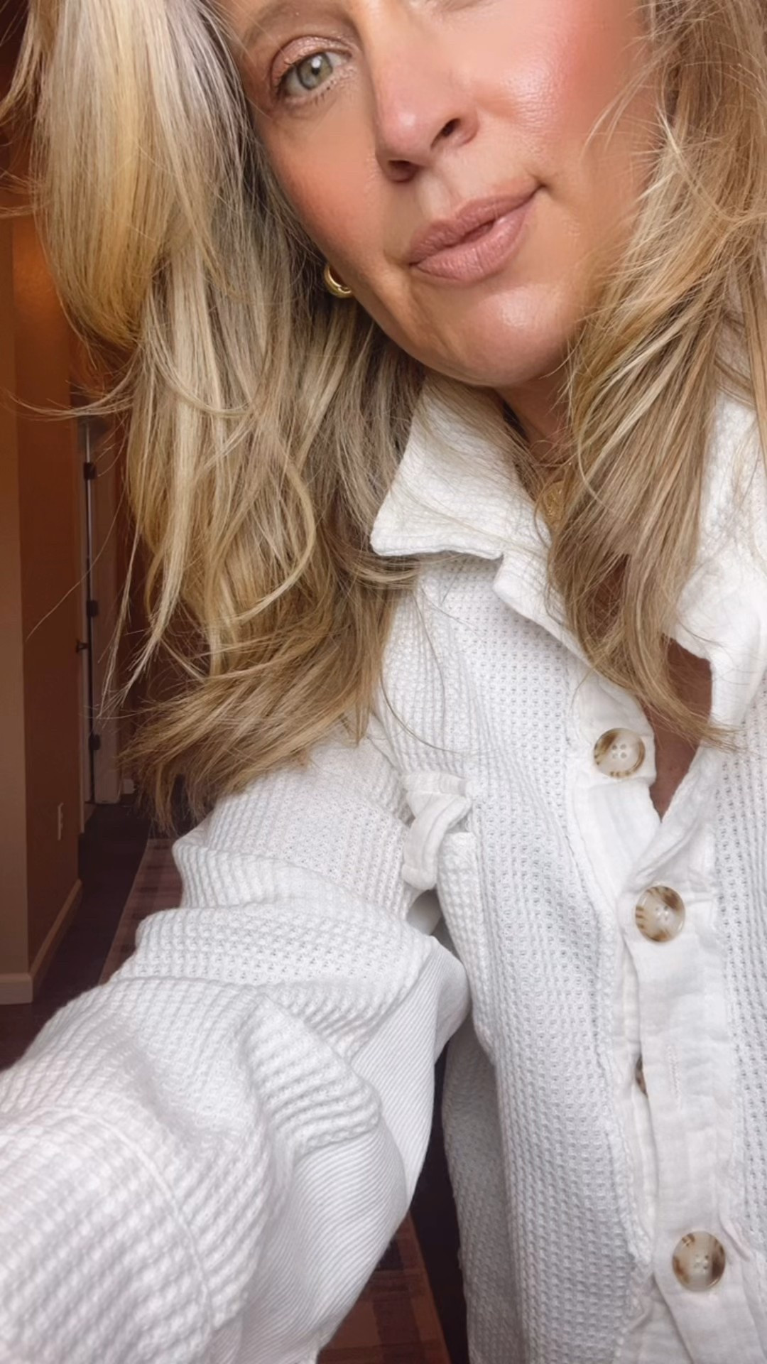  ✨Tap the bell, save and ❤️ for over 40 fashion, midlife style, midsize fashion and luxury looks for less. 

Hormonal belly friendly outfits that do not dig, cling, or make you feel frumpy 🤍

These are my go to winter to spring pieces that feel soft, polished, and actually comfortable for real midlife bodies. Easy layers, forgiving waistlines, and elevated basics that work for everyday life.

Everything is from Amazon and almost all under $40, which makes refreshing your closet feel doable, not overwhelming.

If getting dressed has felt frustrating lately, start here. These are confidence building staples, not trend traps.

Perfect for over 40, over 50, midsize, and anyone dressing a changing body with style.

👑"Helping you look good, feel good!" - Lindsey Denver

Over 40 fashion, over 50 style, midlife style, midsize fashion, Gen X style, body confidence, perimenopause style, mom outfits, over 45 style, over 50


Follow my LTK @Over40andmidlife on the @shop.LTK app to view this post and get my exclusive app-only content!

#liketkit #LTKOver40 #LTKMidsize #LTKgrwm
@shop.ltk
https://liketk.it/5Quru