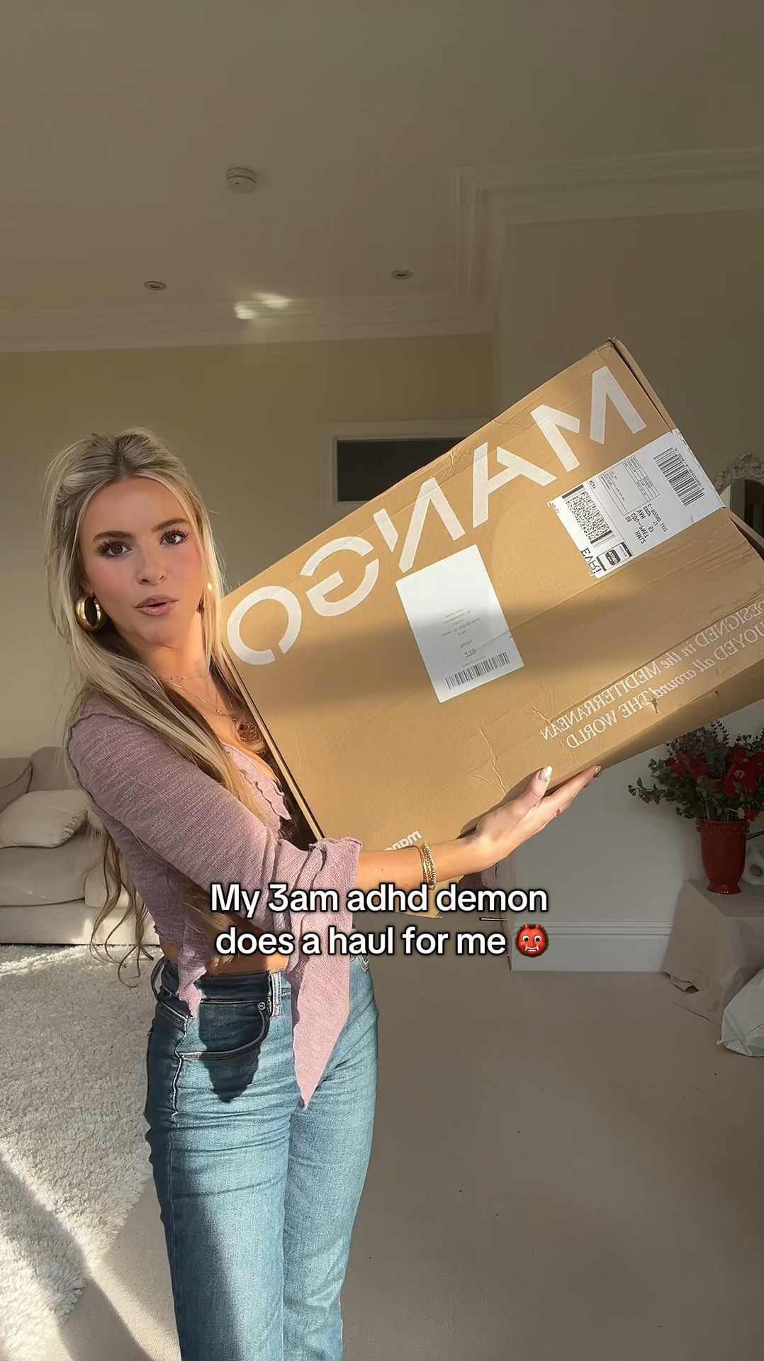 Mango haul 🫶 winter and summer bits cause they were on sale hehhe
-
-
-
Jeans, black trousers, black long coat, earrings, gold jewellery, sale, 