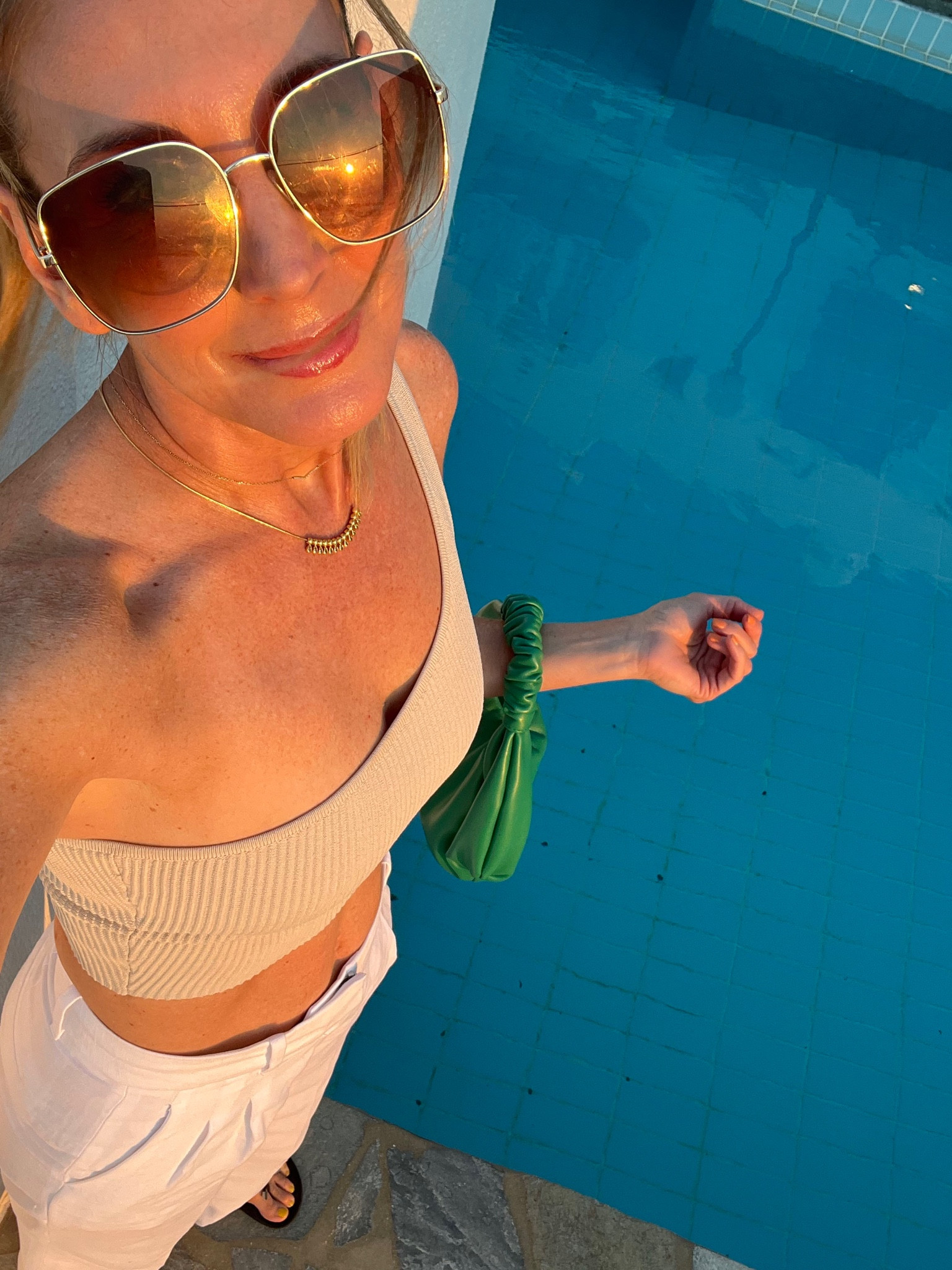 One shoulder top & white linen pants great for summer date night or vacation!



#LTKtravel #LTKSeasonal