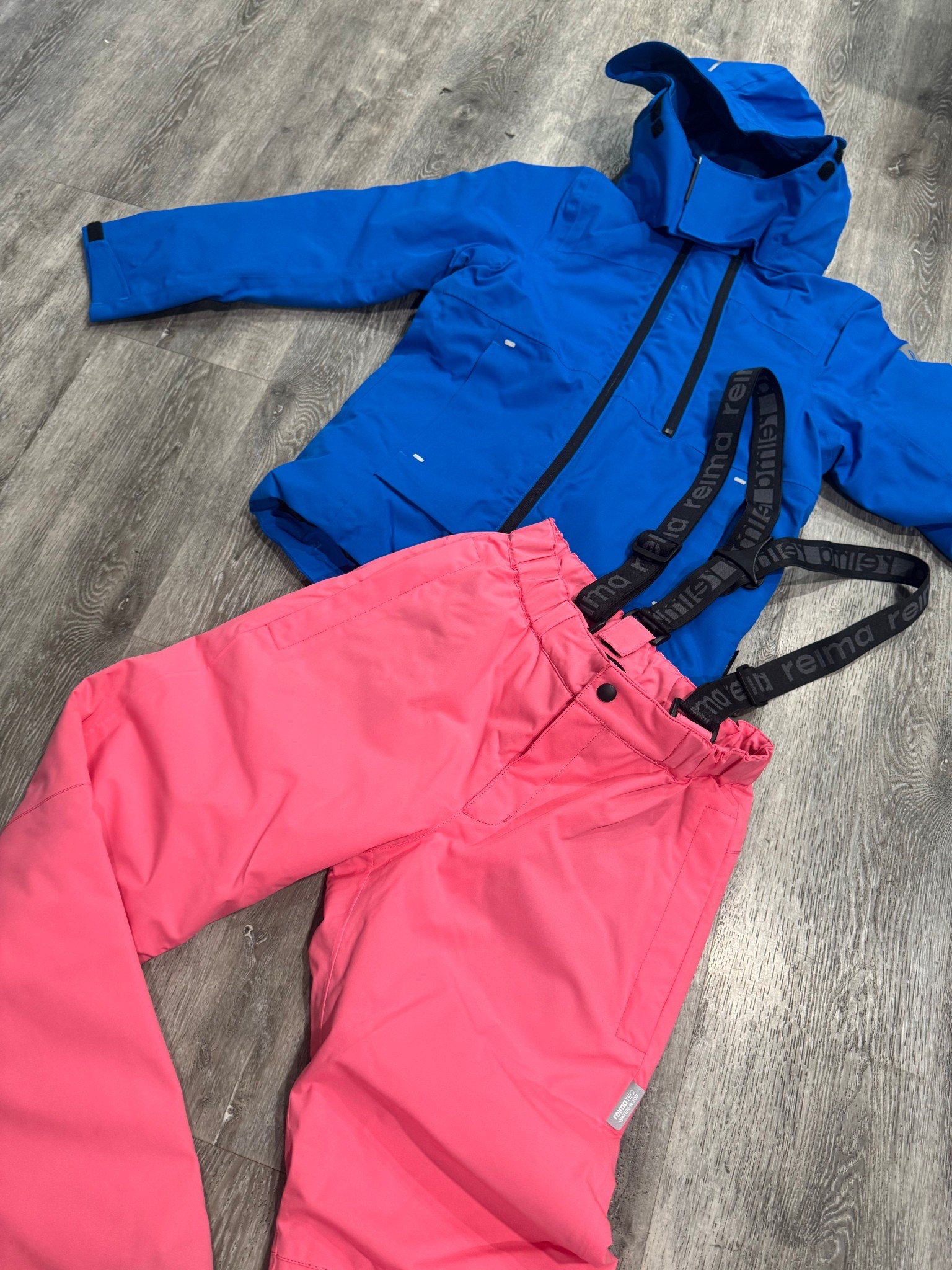 How cute are these? And soooo colorful!!!!! Perfect for playing in the snow, skiing and snowboarding and snow angels 🥹🥹

#LTKKids #LTKmomlife #LTKActive