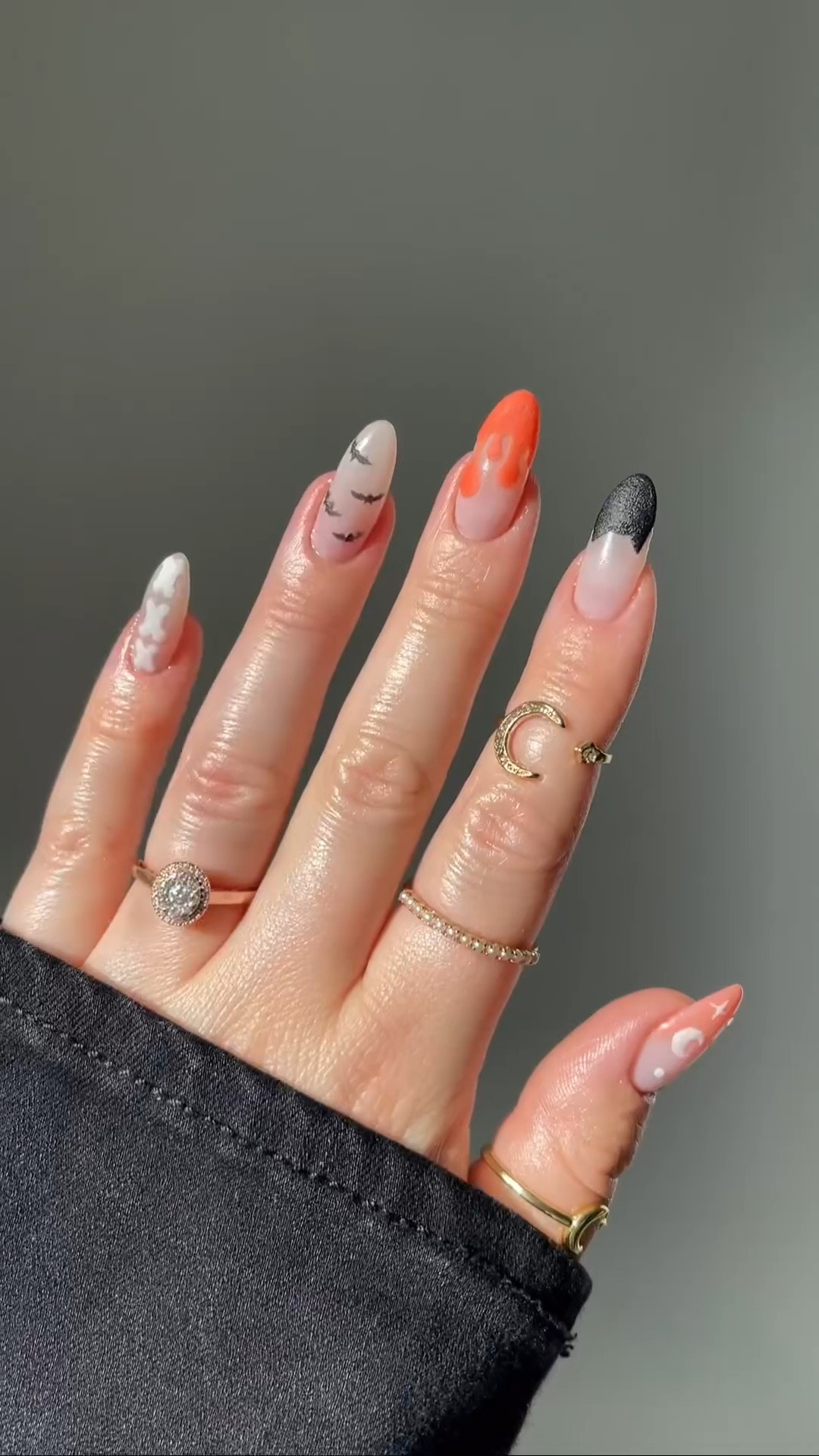 These nails have a hidden secret 🤐🤫🐈‍⬛ 

Have you seen Hocus Pocus 2? 🧙🏼‍♀️✨

Comment Witch and I’ll DM you the links. 🪄 Or as always the links are in my bio. 

#halloweennails #nailtrends #hocuspocus #hocuspocusnails #glowingnails #halloween #nailboopartner

#LTKSeasonal #LTKHalloween #LTKHoliday