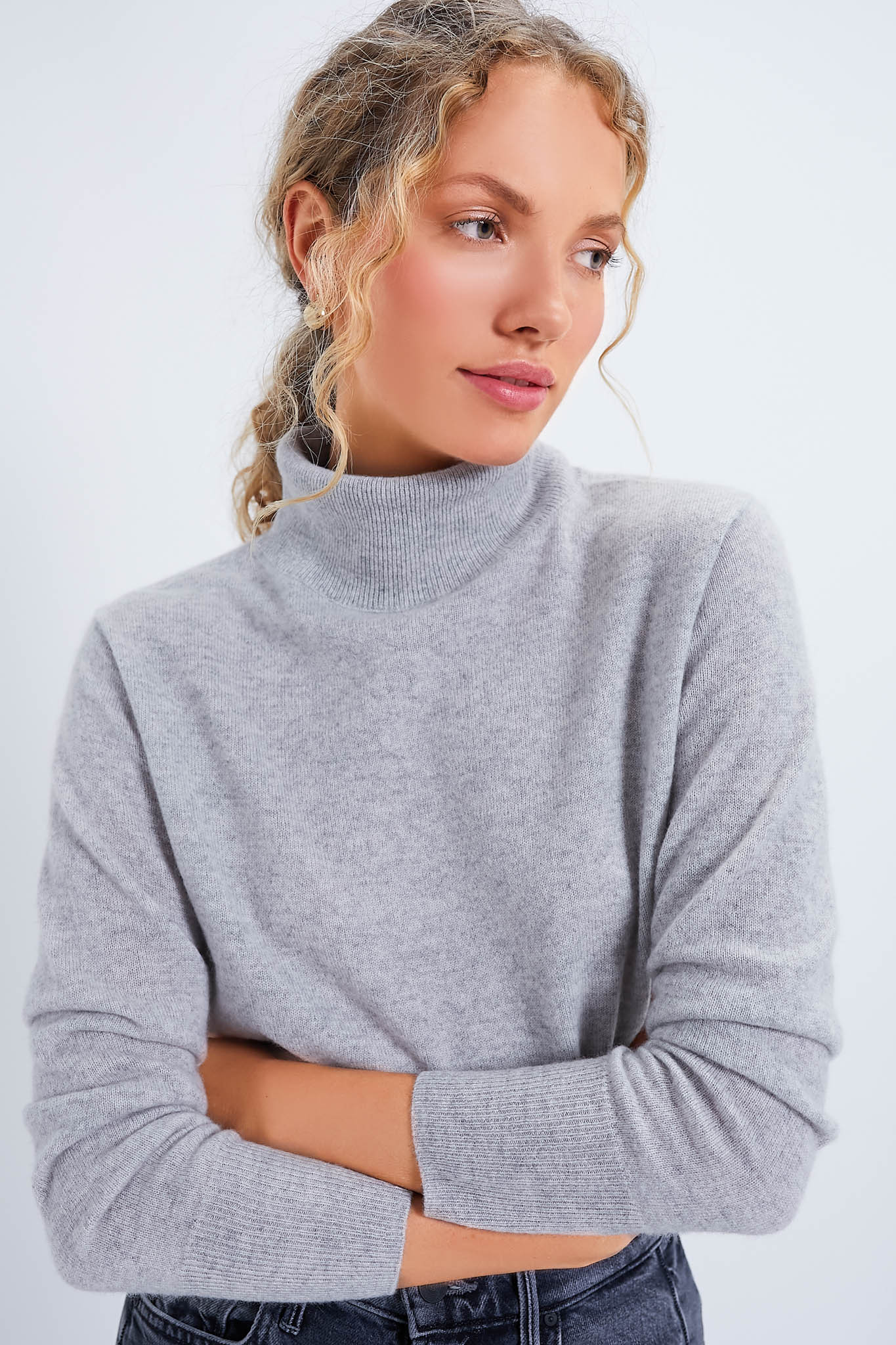 Gray Cashmere Turtleneck Sweater | Tuckernuck (US)