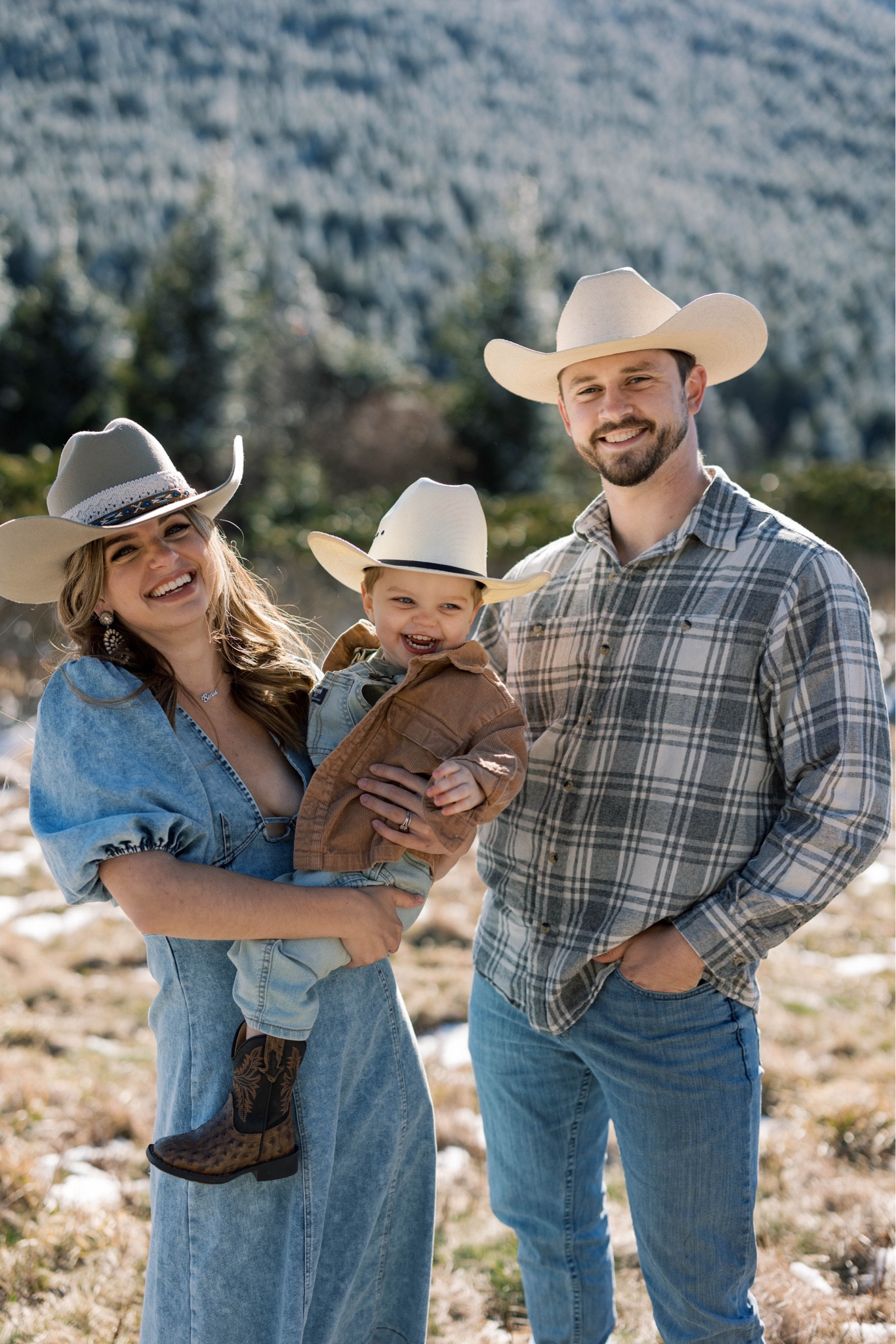 Western family photos in the mountains!🏔️ 

#LTKbump #LTKfamily #LTKkids