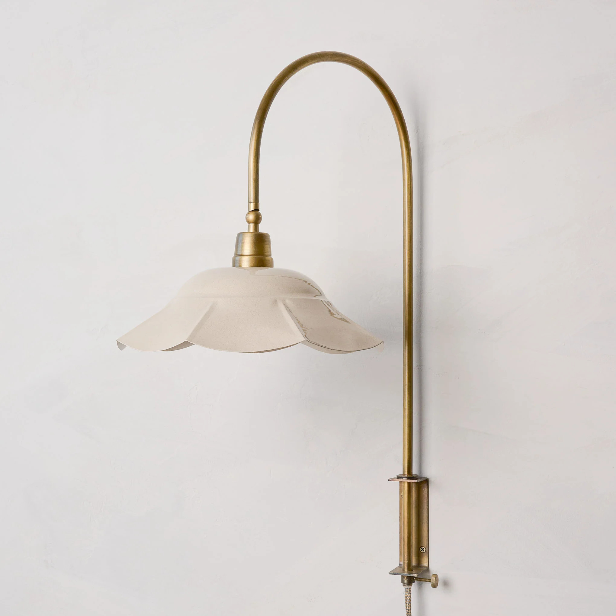 Mary Enamel Plug-in Sconce | Magnolia