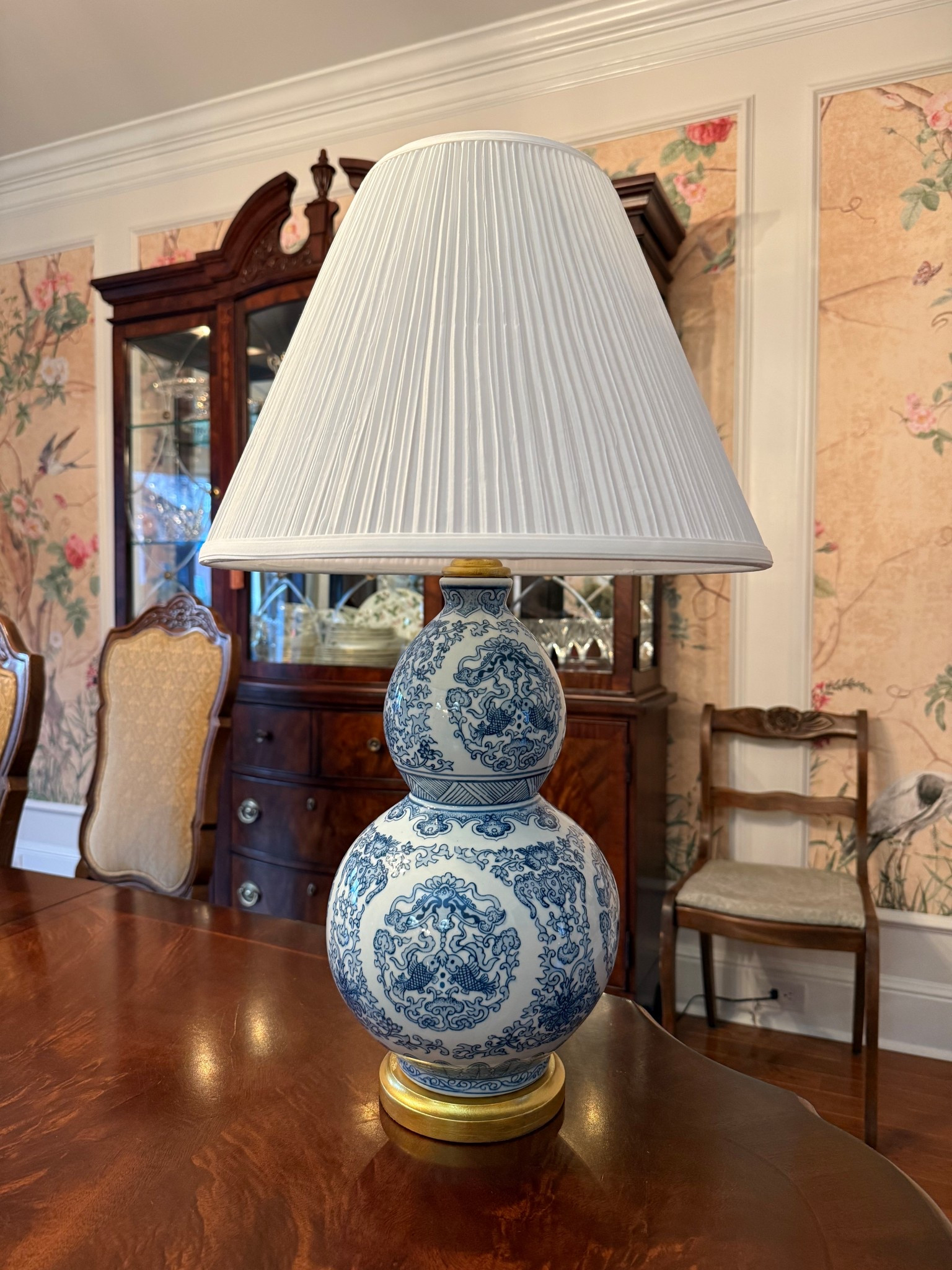 Turning my HomeGoods lamp into the $2,000 Ralph Lauren version ✨

All it took was a pleated lampshade, a little gold paint on the base, and a classic brass finial to get the look. Such an easy DIY that made these Lauren Ralph Lauren lamps feel much more elevated.

Linking the lampshade, gold paint, and finials I used here.

#LTKHome