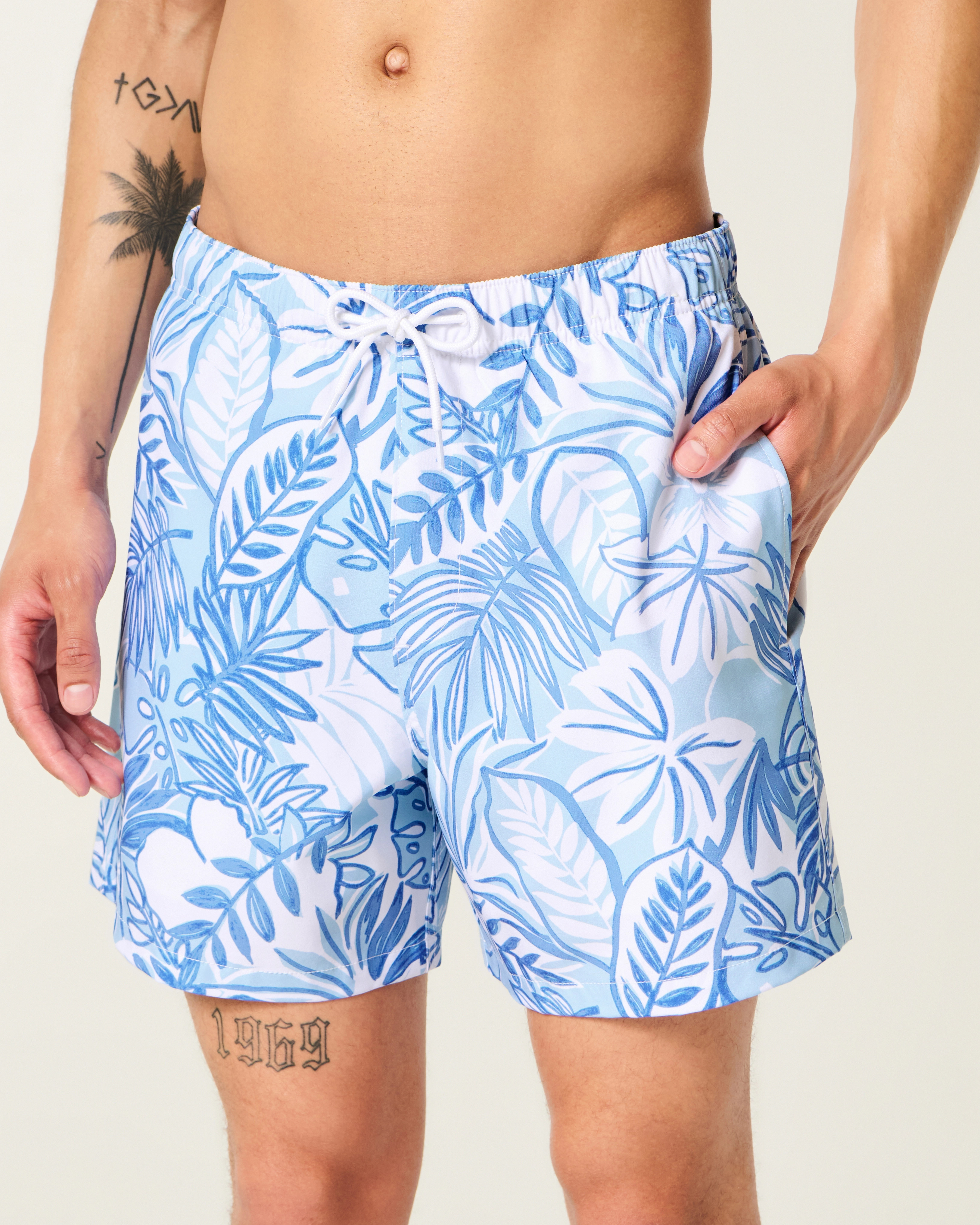 Mid-Thigh Swim Trunks | Hollister (US)