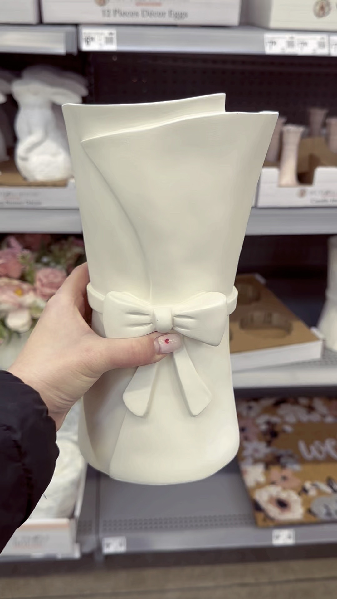 Bow vase! 

#LTKSeasonal #LTKHome #LTKWatchNow