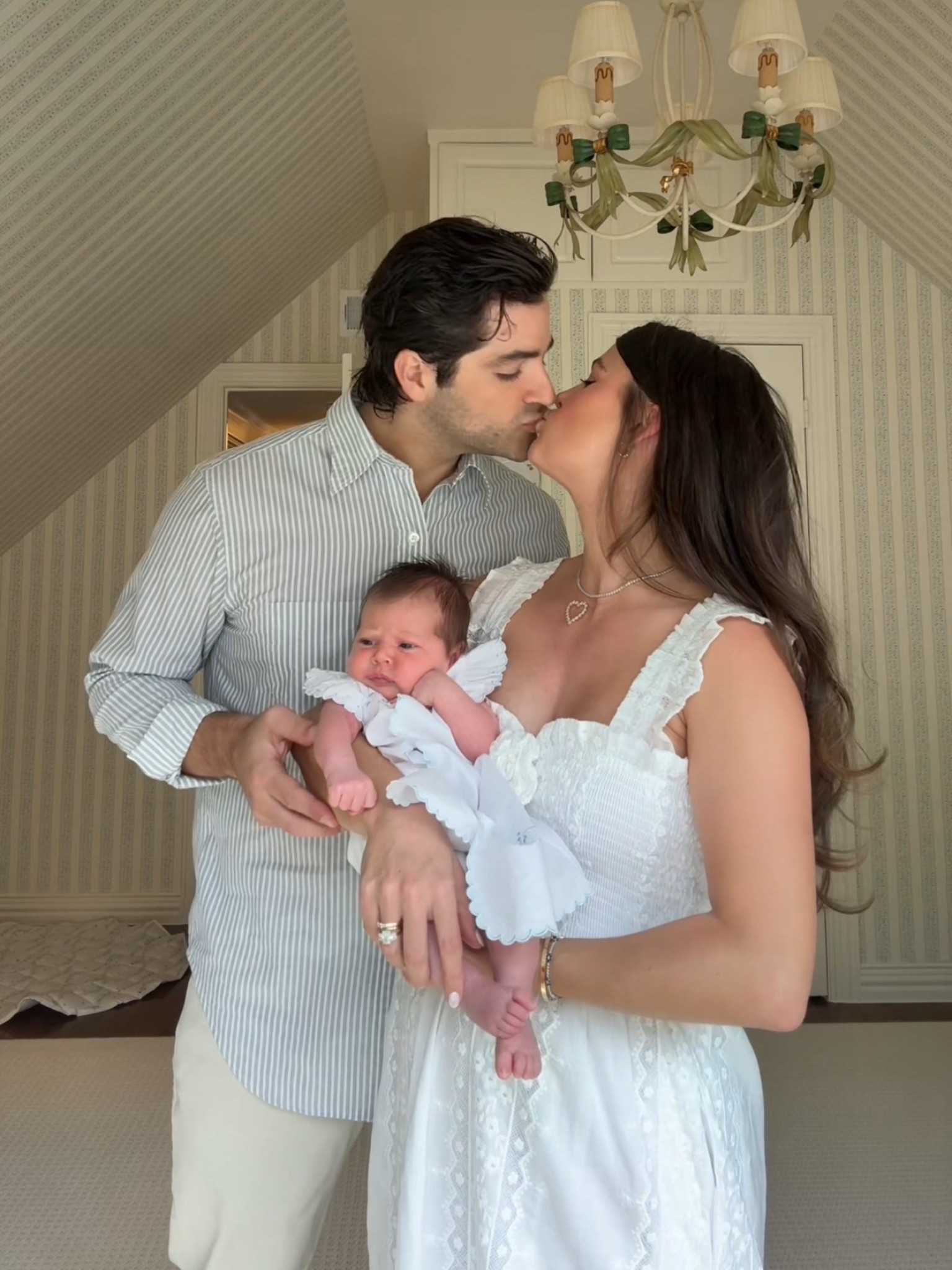 Newborn photos outfits🤍