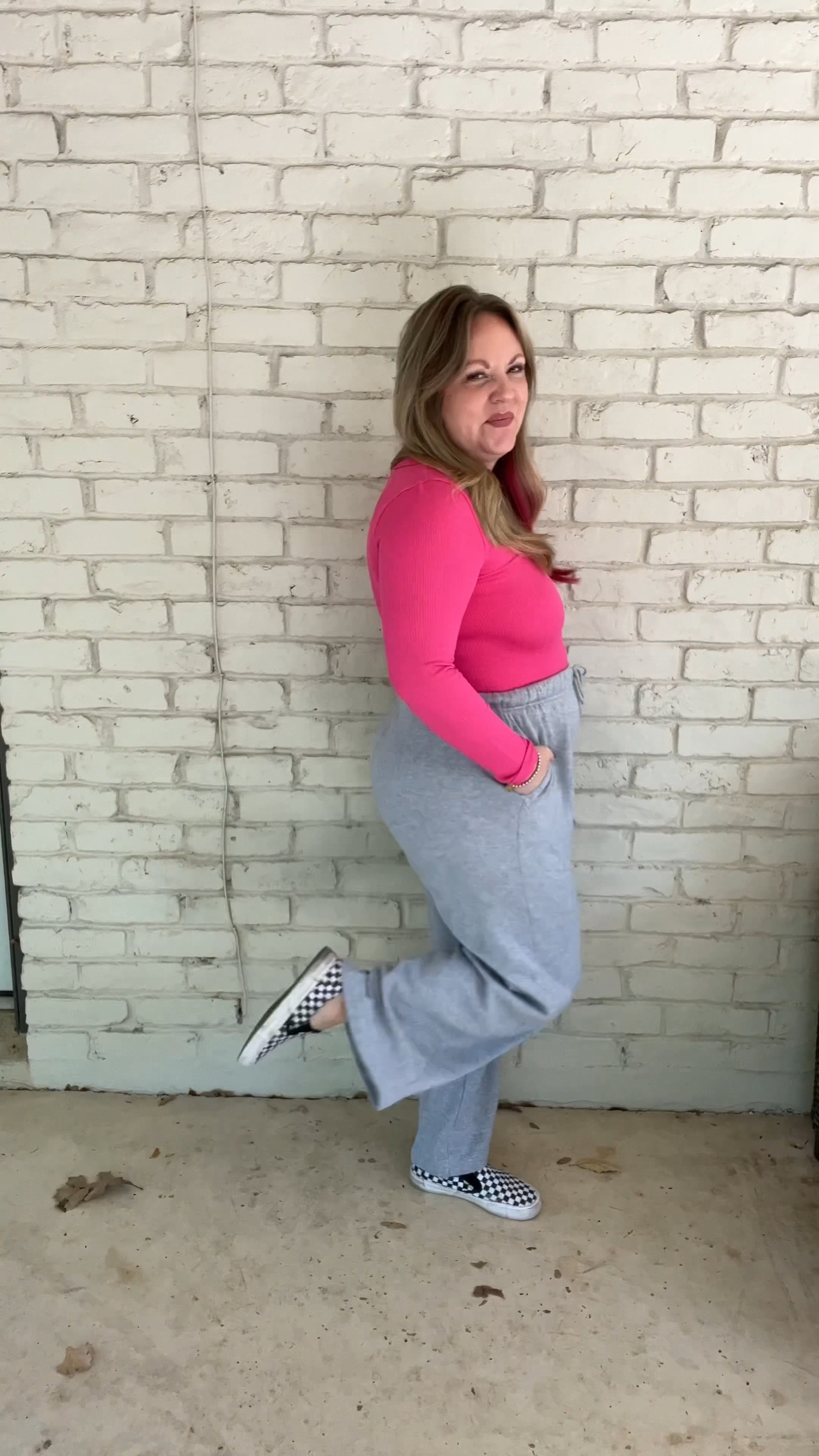 Large tops; medium bottoms 

#LTKfindsunder50 #LTKover40 #LTKmidsize