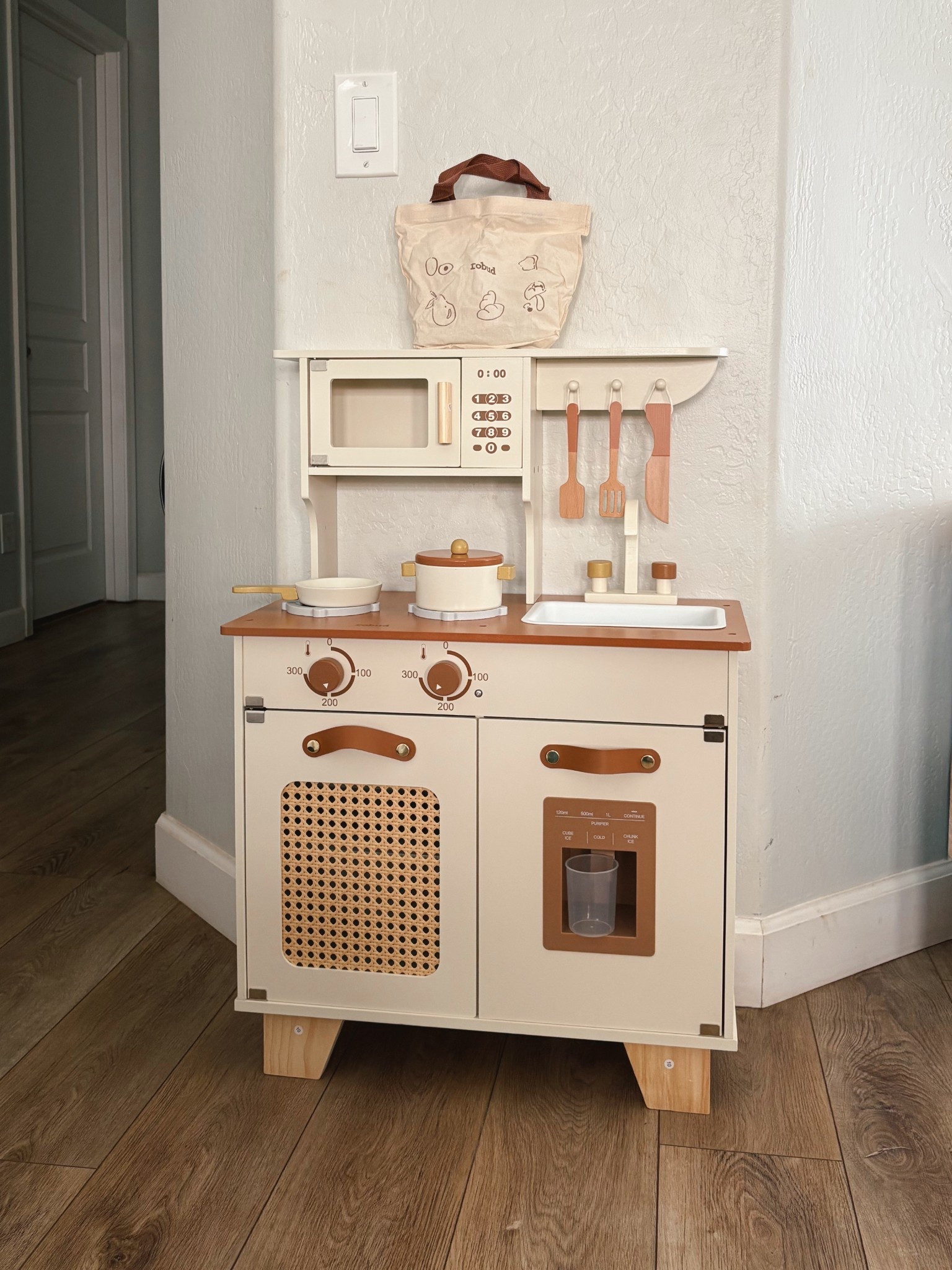 The perfect little kitchen wood for your little one 🧑‍🍳✨👶🏻

#LTKBaby #LTKKids #LTKmomlife
