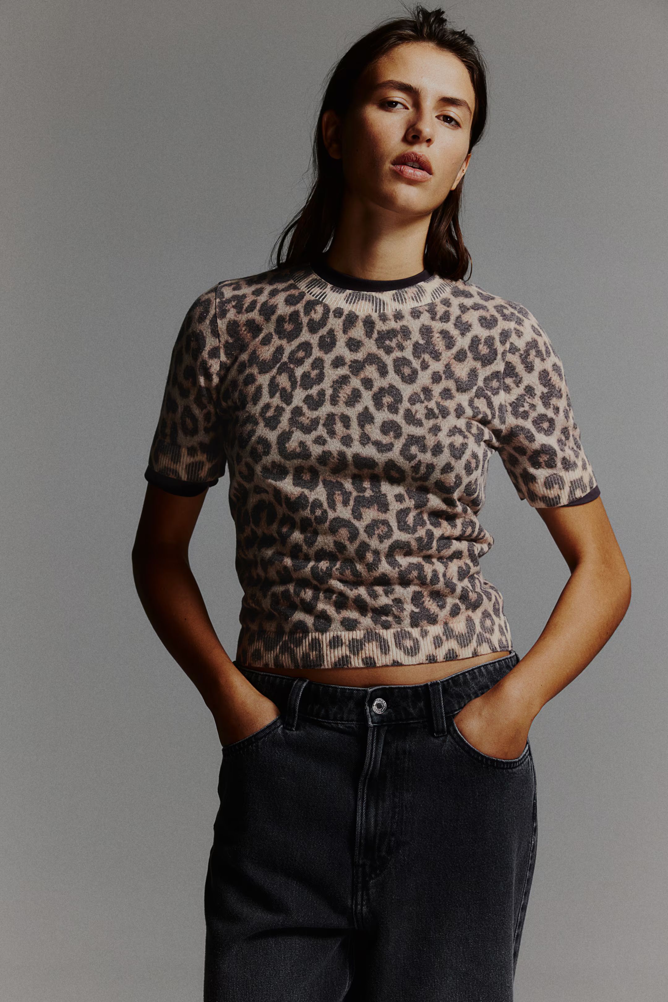 Fine-Knit T-shirt - Crew-neck - Short sleeve - Light beige/leopard print - Ladies | H&M US | H&M (US + CA)