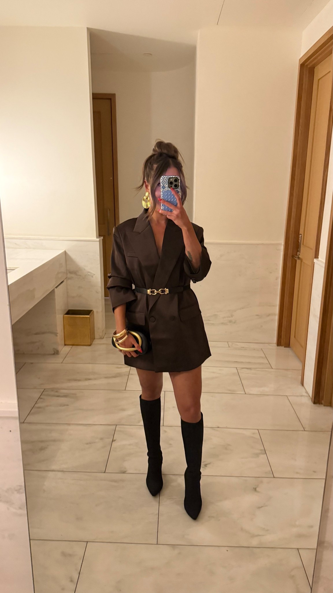 Size S/M in the satin blazer!!

#LTKwedding #LTKcanada #LTKbeauty