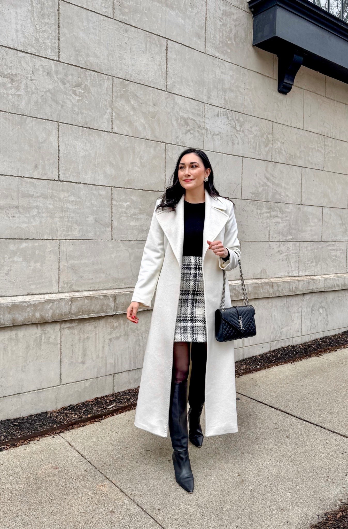 Classy winter outfit 🖤🤍

Ivory winter coat size 6, sized up 
Black cashmere sweater size small, TTS
Tweed mini skirt 
Sheertex tights size medium 
Black knee high boots 

Wrap coat 
Chic outfit 
Winter style 
Winter capsule wardrobe 



#LTKootd #LTKSeasonal #LTKSaleAlert