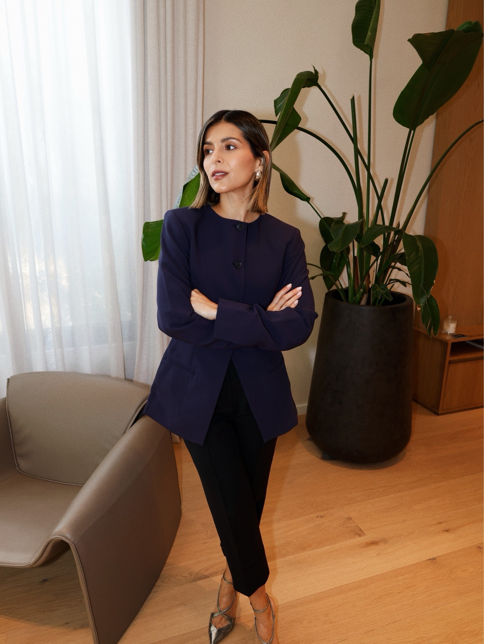 This silhouette is so good. A defined waist, structured shoulder and deep navy that works beautifully with denim, trousers or a simple skirt. One of my favorite fall finds under $250

#LTKootd #LTKSeasonal