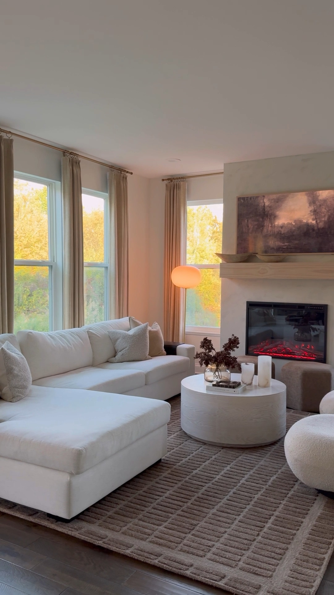 organic modern decor

If you are struggling to cozy up your home after taking your xmas decor down try adding small lights like sconces and picture lights. I find they really cozy up any space. Add earthy tones (brown is a favorite thus year) add texture with pillows or throw blankets .

#LTKWatchNow #LTKHome