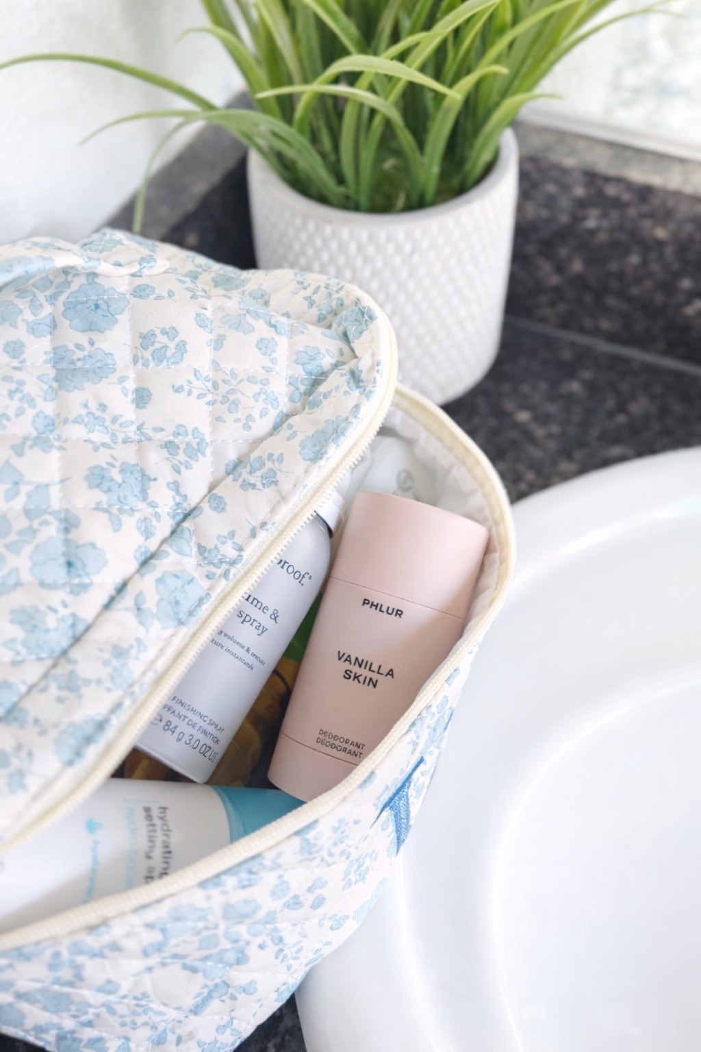 What’s in my bag - Must haves 🩷

#LTKgrwm #LTKdayinmylife #LTKSpringSale