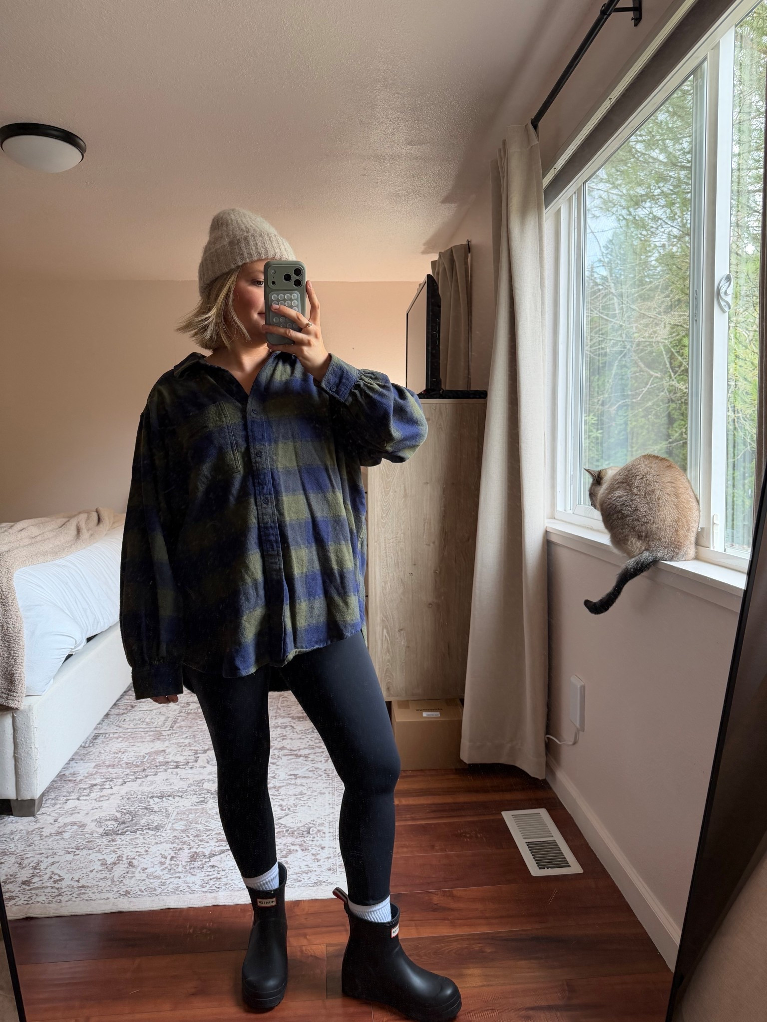 Casual fall / winter ootd  + current favorite makeup 

Boots run tts. Wearing 7

Makeup shades:
Concealer, Swan
Foundation, Light + Fair (in between shades)
Blush, Rouge
Lip stain, Beautiful 


#LTKselfcare #LTKootd #LTKBeauty