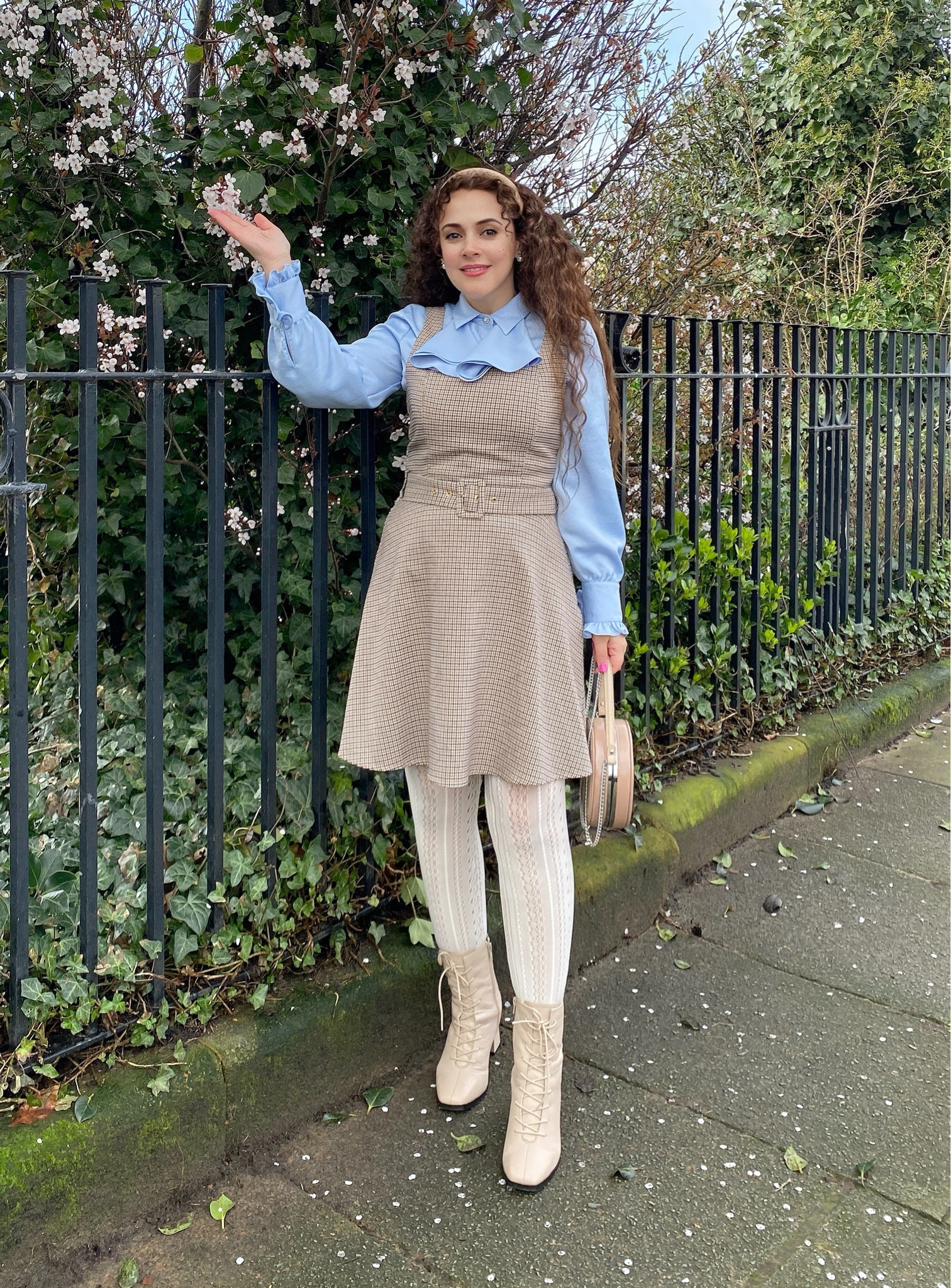 Happy March, everyone! Spring is nearly here! 🌸🩵

🏷
#femininestyle #classyfashion #vintageinspired#vintagestyle #classicstyle #elegantstyle #elegantfashion #oldmoneyaesthetic #oldmoneystyle #oldhollywoodglamour #princesscore #fashionblogger #gossipgirl #blairwaldorf

#LTKeurope #LTKSpringSale #LTKstyletip