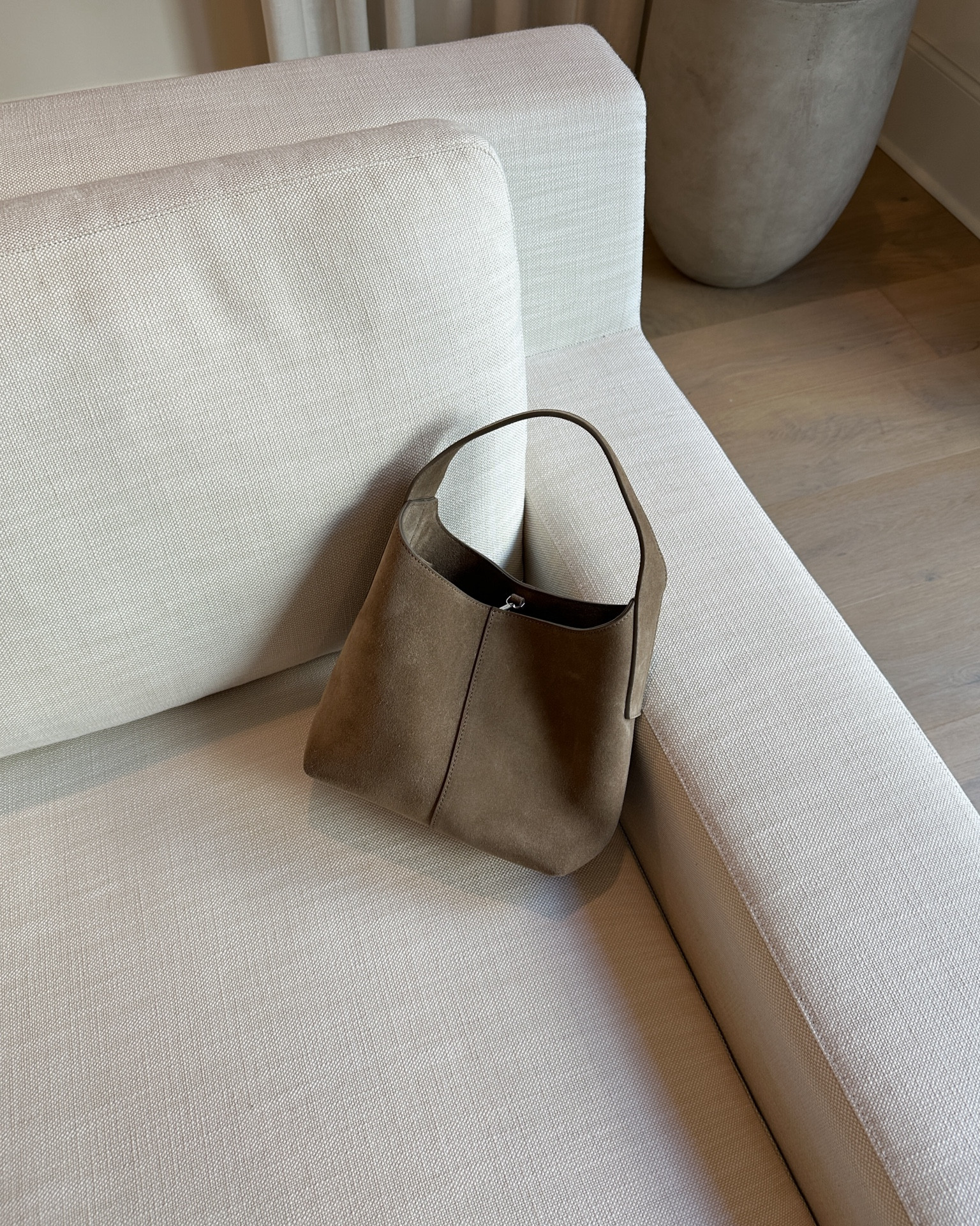 Suede bag 🤎

#LTKWorkwear #LTKSeasonal #LTKItBag