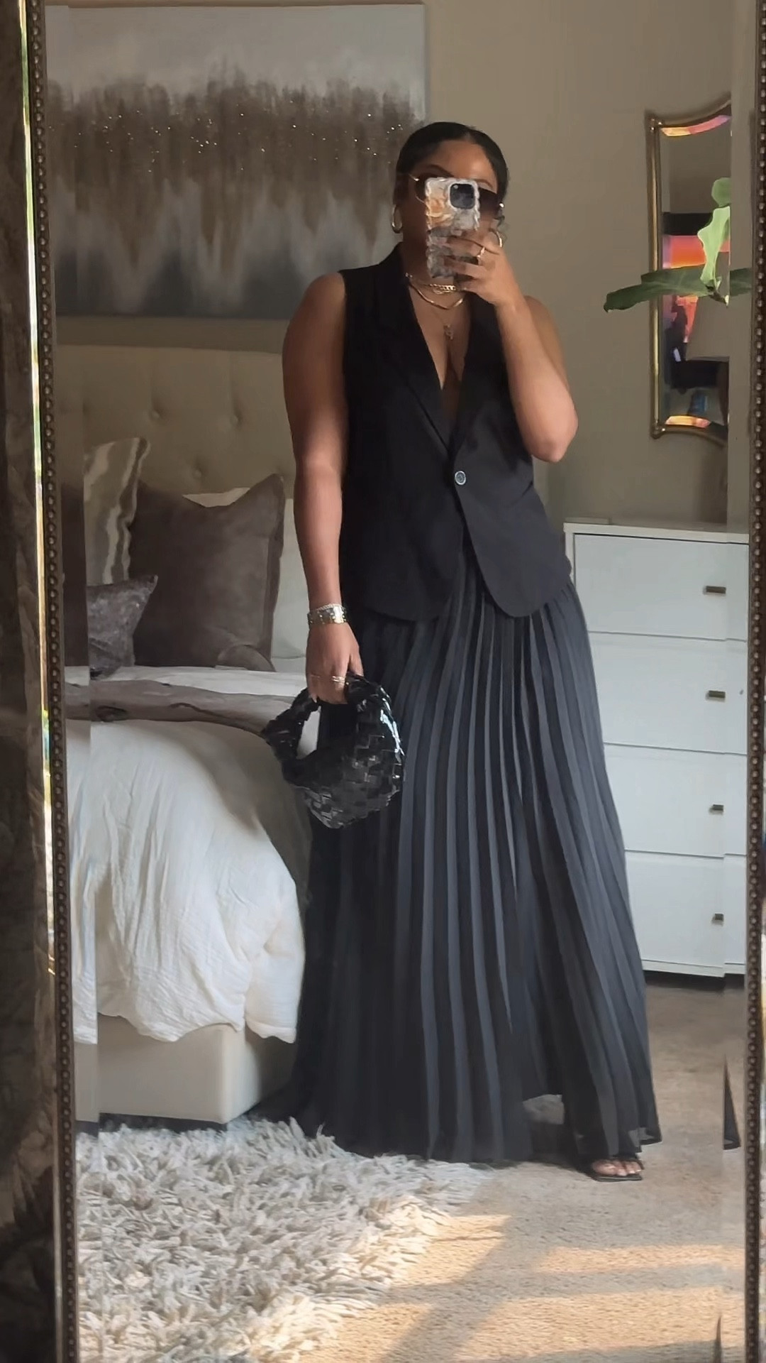 ALL BLACK 

#LTKFindsUnder50 #LTKMidsize #LTKStyleTip