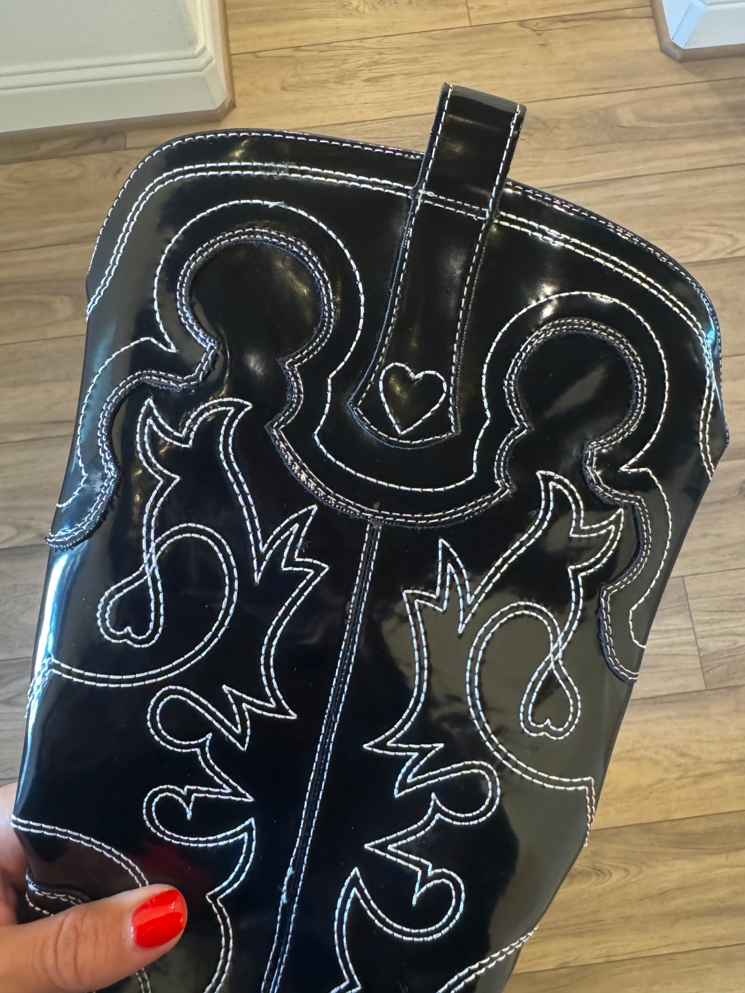 ok just noticed that the boots have this adorable heart on them and I’m obsessed!🖤 linking all of my fave @vici boots here!

code: MORGANH30 

@vici #vicipartner

#LTKShoeCrush #LTKFindsUnder50 #LTKStyleTip