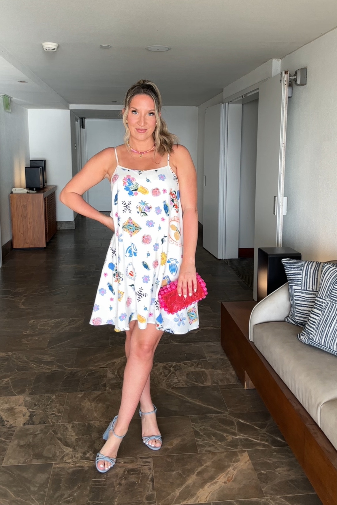 Summer dress! Im in a M!


Summer outfit, summer dress, purse, clutch, white dress

#LTKFindsUnder100 #LTKStyleTip #LTKSummerSales