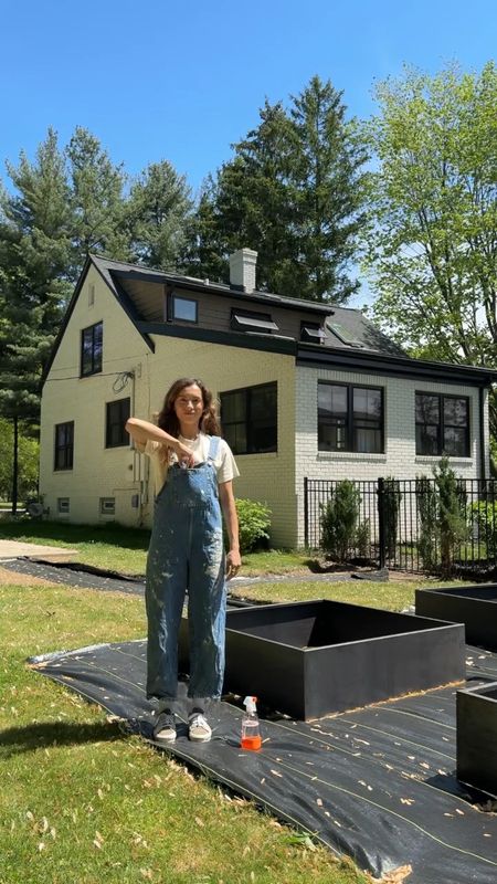 Day 4 😱 Shawn picked out corten steel trim & boxes and it really was the best idea. It compliments our home so well! The trim was so easy to work with too. Also actually loved working in the rain it made us laugh and was really fun 🐶💛🐶

#LTKVideo #LTKSeasonal #LTKHome