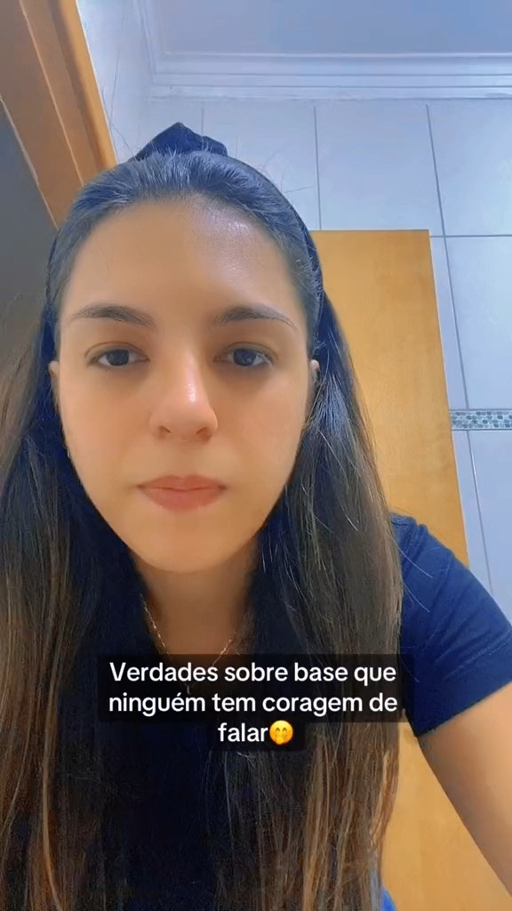 ✨Clicou, comprou, testou✨
Só trago verdades! Amo as novidades de Make, mas nada é tão bom pra nós mulheres no dia a dia quanto coisas descomplicadas💆‍♀️ a base que não deu certo pra mim, deu certo para 80% das pessoas que responderam minha enquete, as outras 20% também amam, mas tem mil técnicas pra fazer a base funcionar de fato! Eu testei e não deu🥲 agora comprei essa…estou simplesmente apaixonada🥰 perfeita sem defeitos, com cobertura média, textura não tão líquida mas não extremamente grossa a ponto de craquelar, sequinha e dura o dia inteiro! Se eu amei?! Maginaaaa🥹
Vou deixar uma lista de produtos Oceane que uso há tempos e amo! Oceane eu sou apegada, viu?! Agora só vai dar você por aqui😂
#oceane #makeup

#LTKbeauty #LTKbrasil