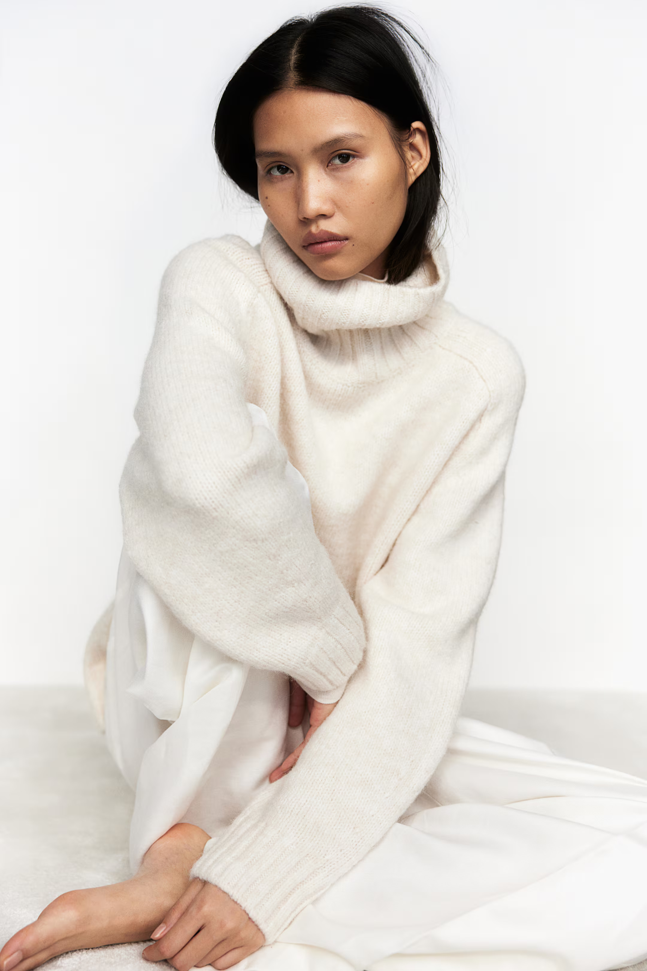 Oversized polo-neck jumper - Cream - Ladies | H&M GB | H&M (UK, MY, IN, SG, PH, TW, HK)